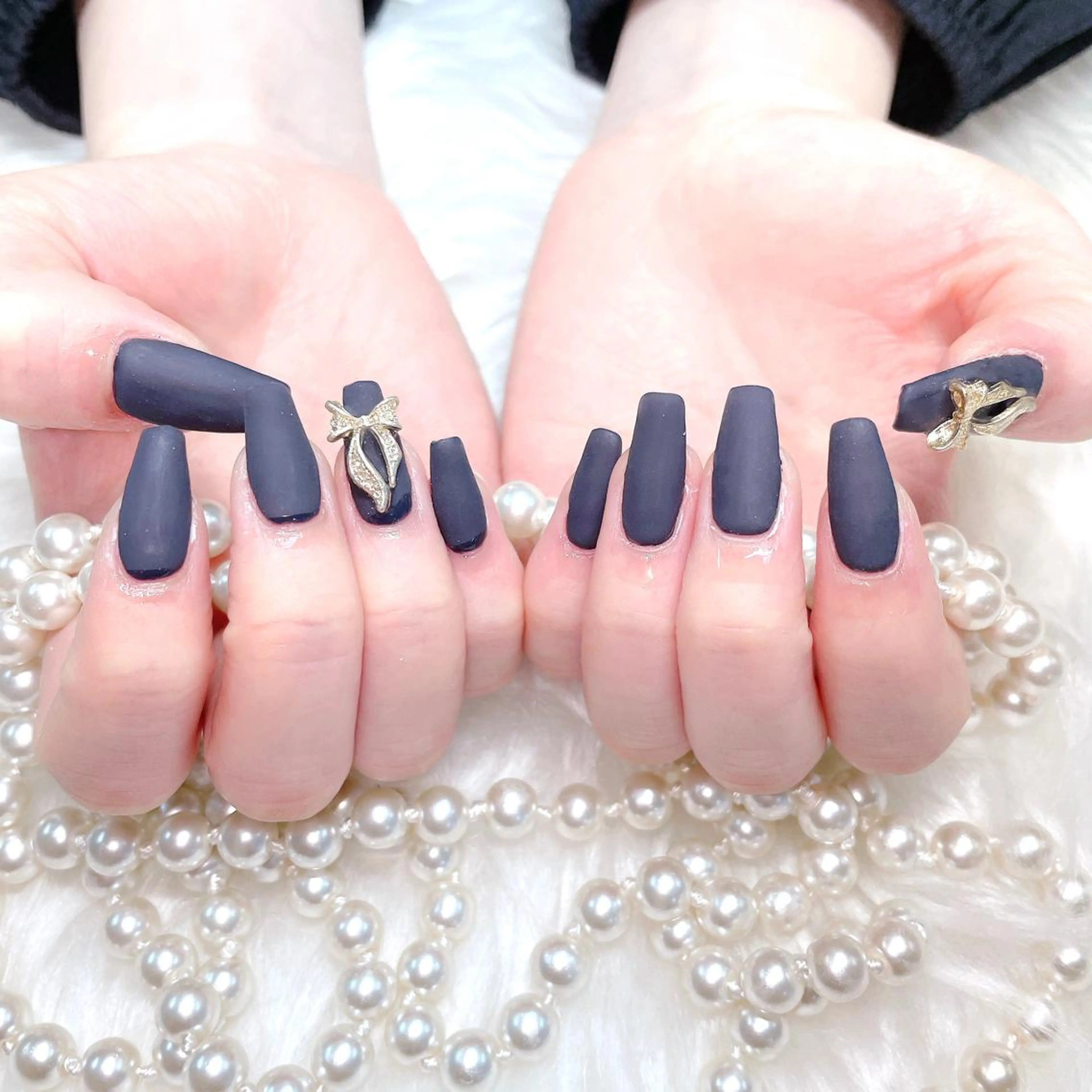 ネイル Go  Today シェアサロン 新宿Gratia店所属・杉山 栞のネイルデザイン