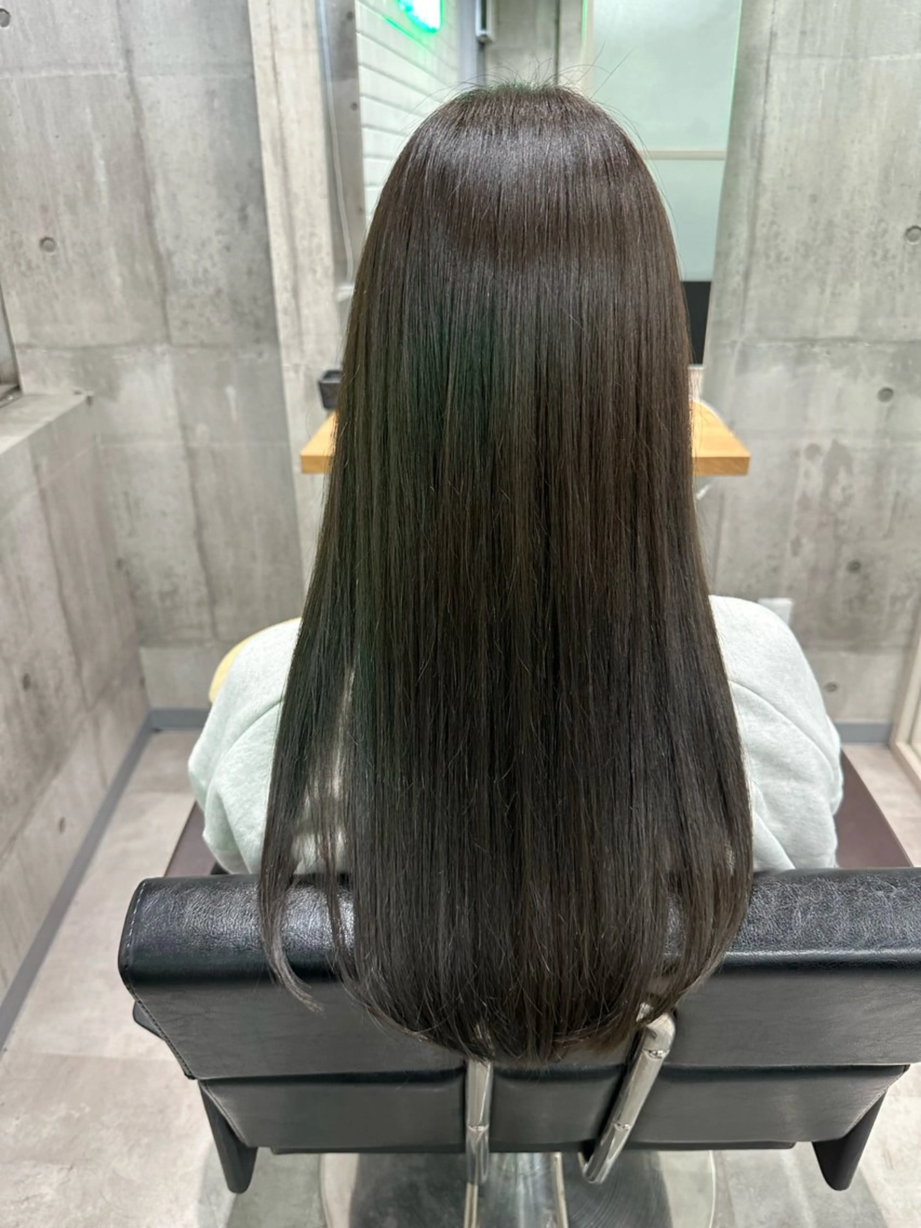 セミロング newi WASHIOのヘアスタイル