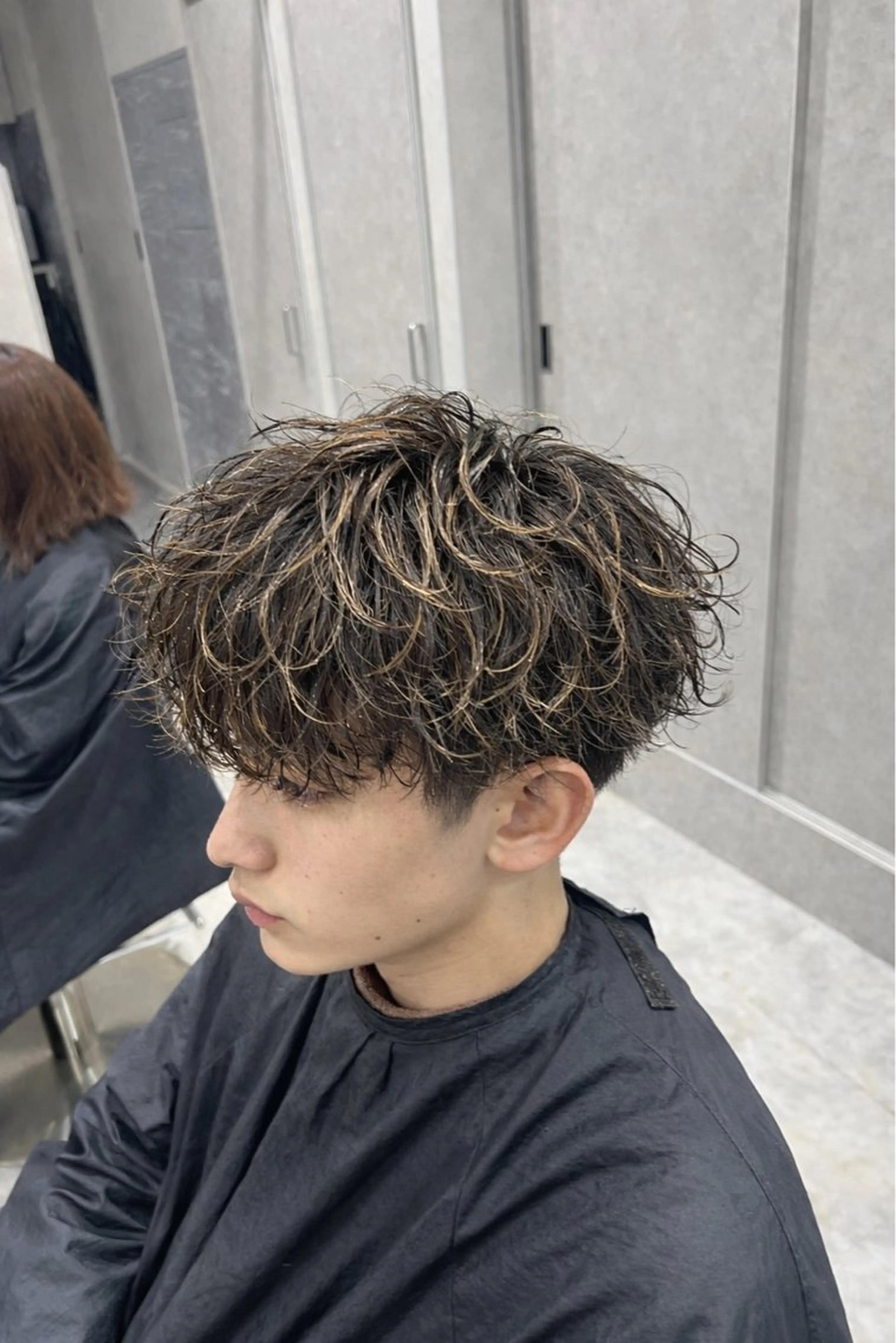 🟥圧倒的立体感🟥💈【カット×パーマ×ハイライト】ハイライトで陰影をプラス💈🚩無造作にキマるトレンドスタイル🔥の写真