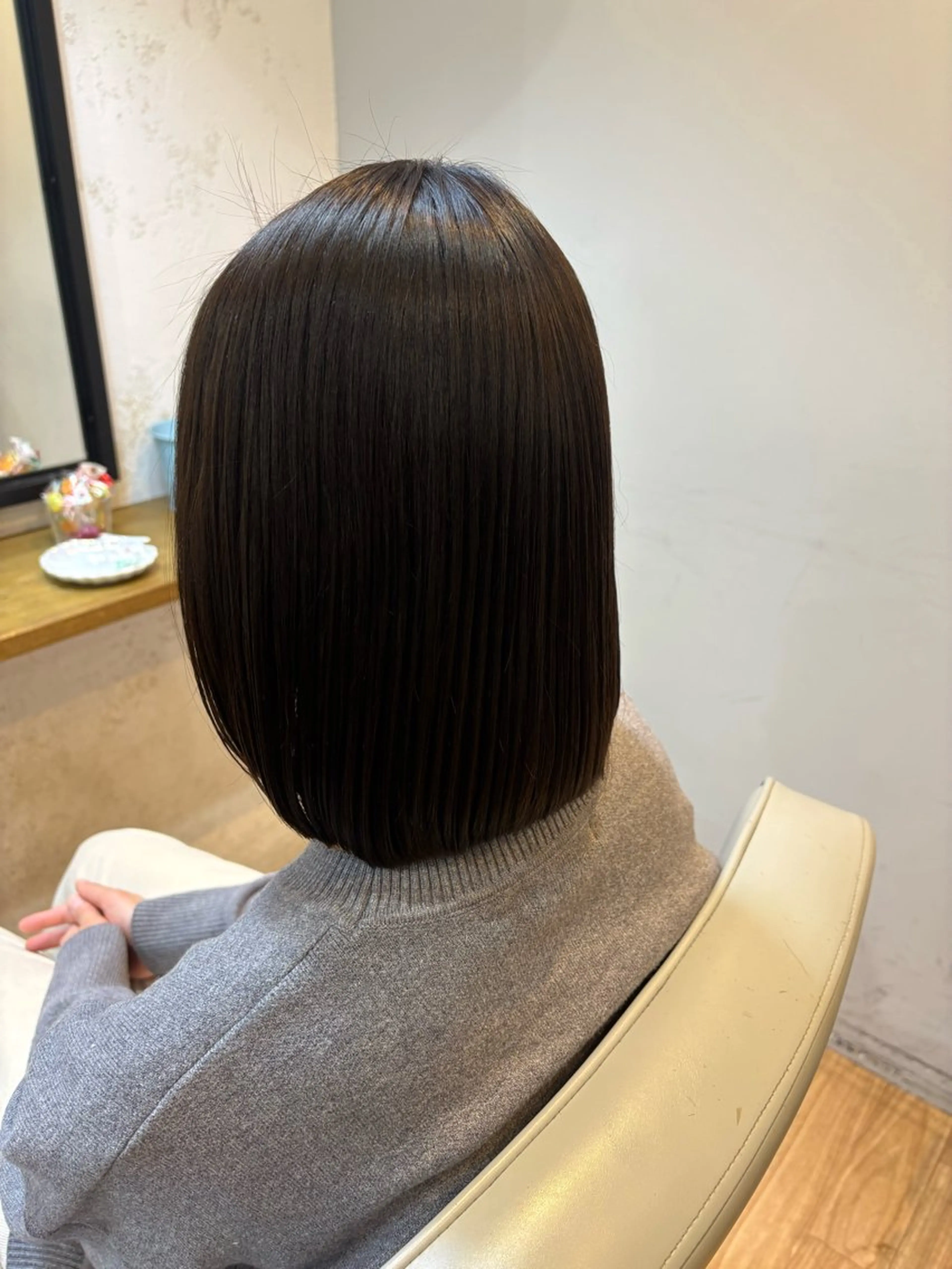 ミディアム カット ヘアカラー トリートメント 韓国ヘアー🇰🇷 MIWAのヘアスタイル