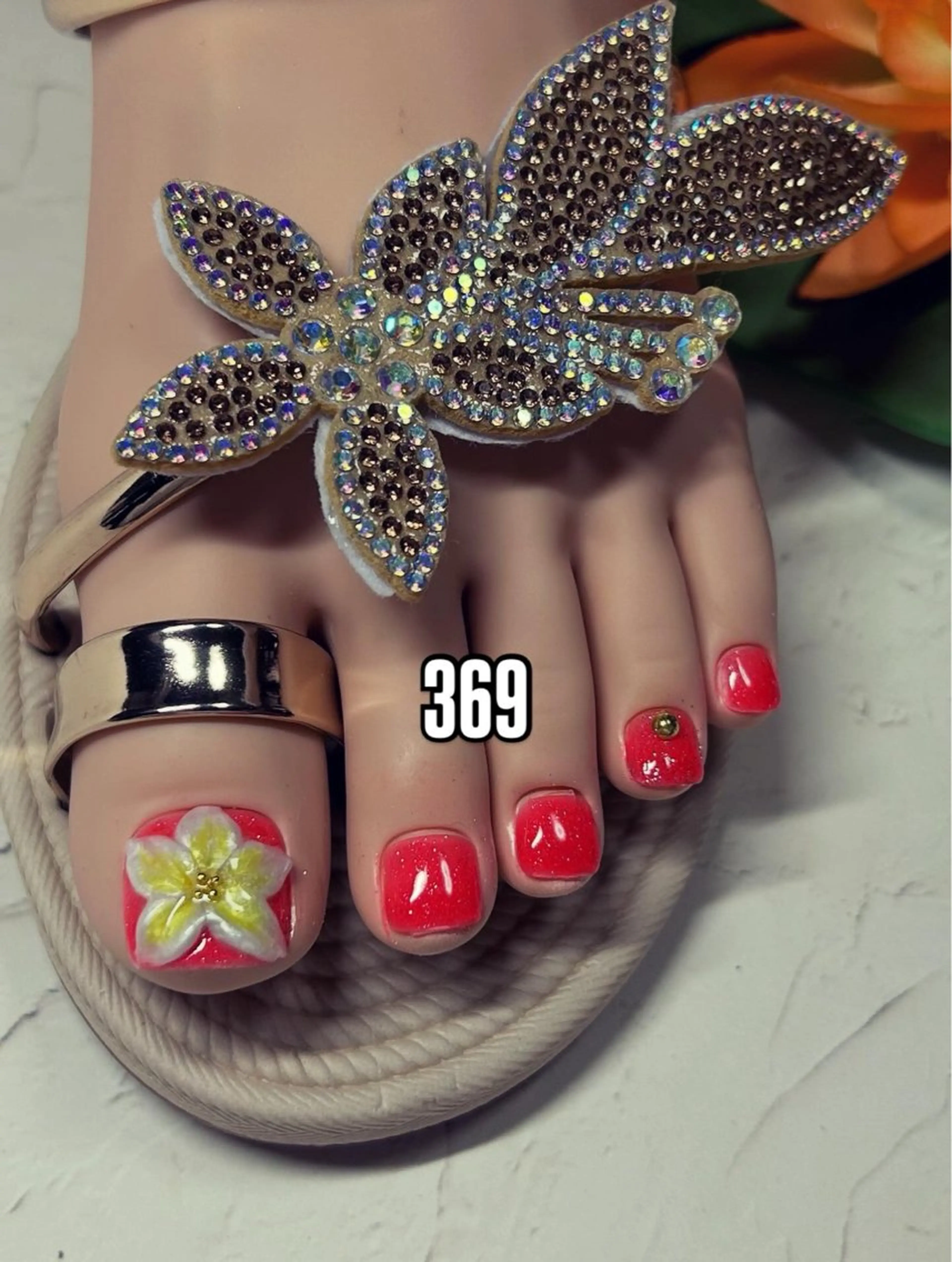 ネイル フラワーネイル フットネイル 古川 真理枝のネイルデザイン
