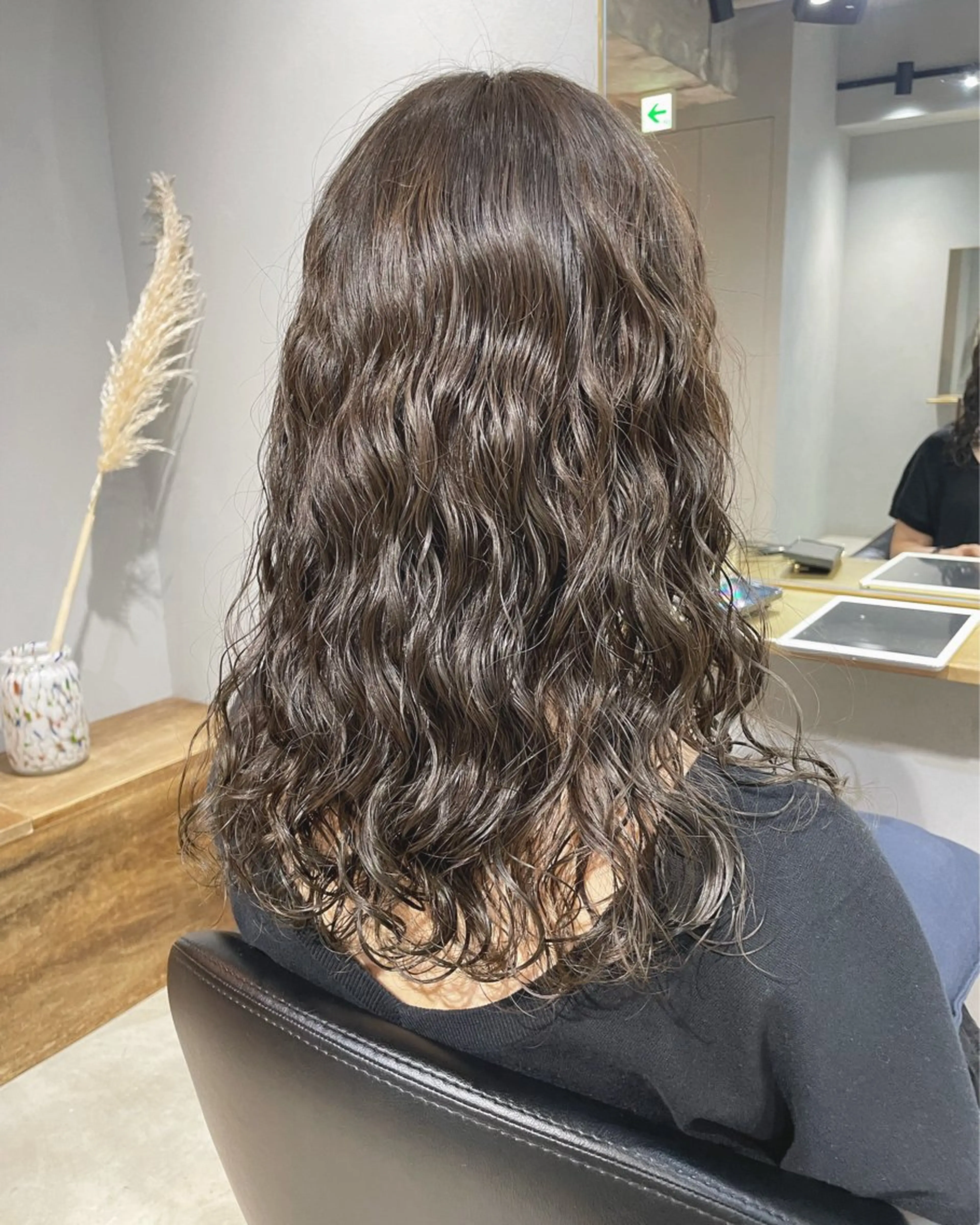 セミロング カラー パーマ セミロングパーマ ベージュカラー オリーブベージュ カット ヘアカラー パーマ トリートメント 【表参道】Ruri デジタルパーマのヘアスタイル