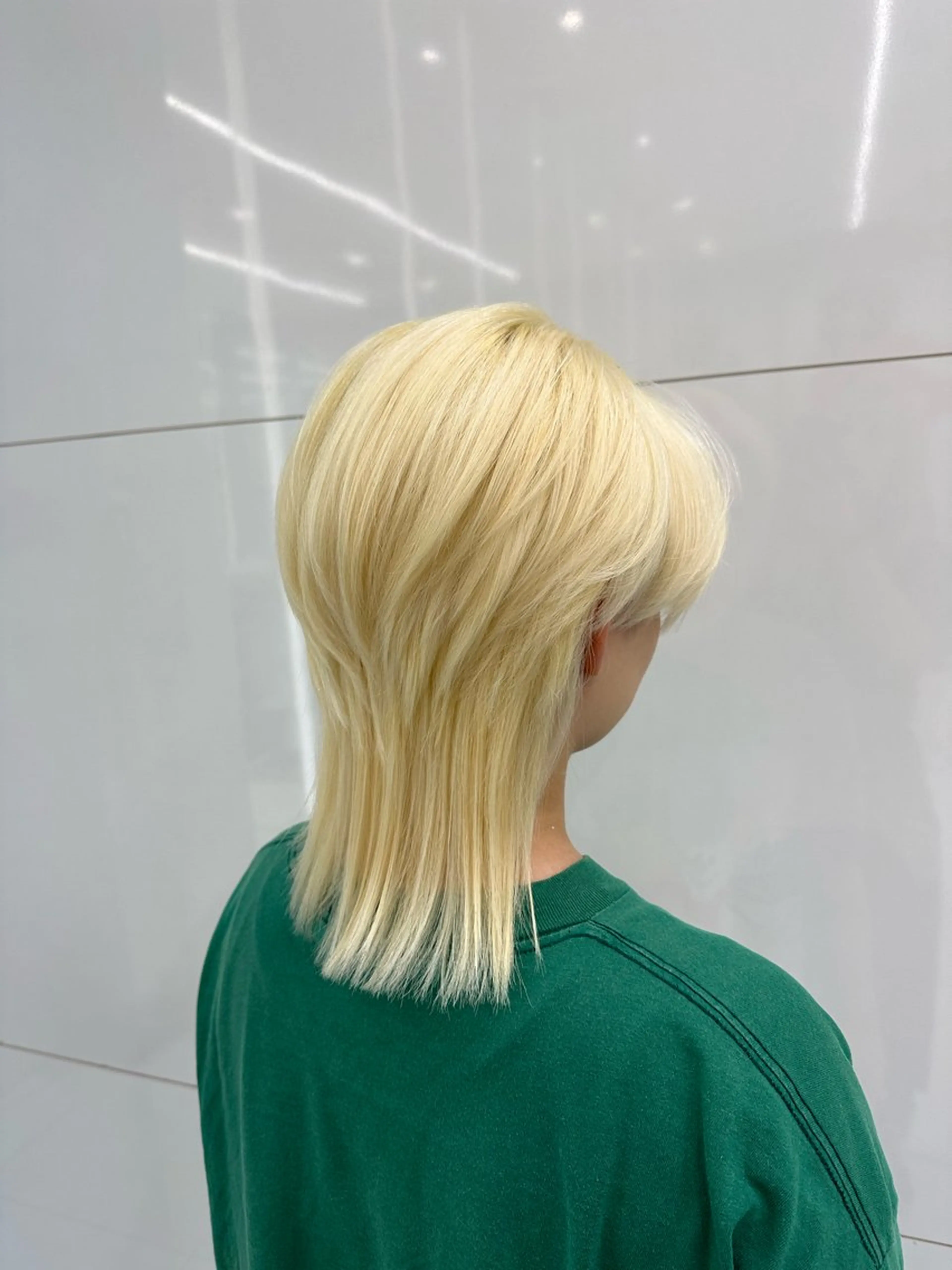 ショート カラー ブリーチ 抜きっぱなしブロンド リコ🪐レイヤー モデル募集のヘアスタイル