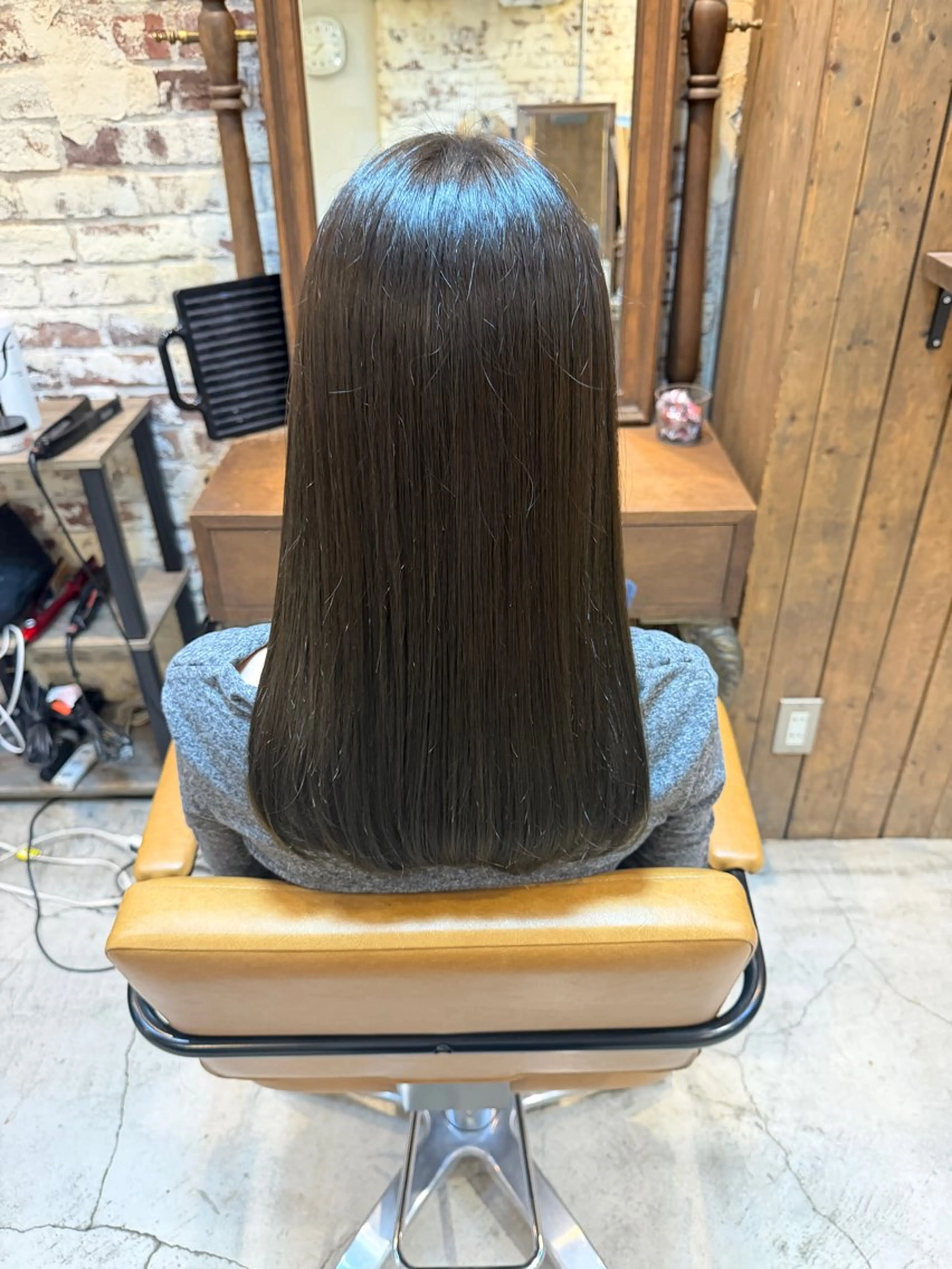 ロング カラー 透明感カラー グレージュ オリーブグレージュ オリーブグレー 髪質改善 カット ヘアカラー トリートメント 七井 香奈 (なないかな)のヘアスタイル