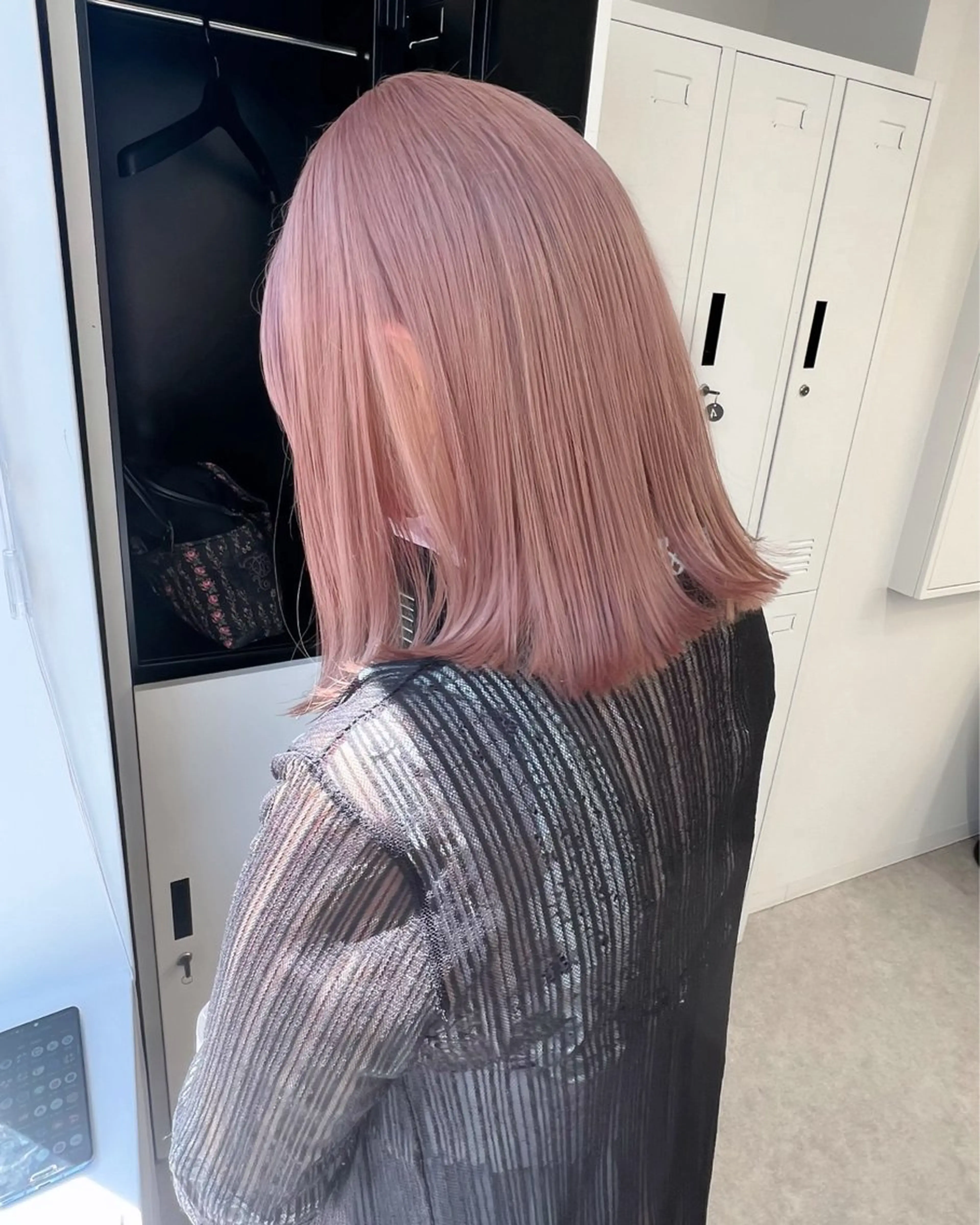 セミロング カラー アッシュ ベージュカラー ブリーチ ブロンド ブロンドベージュ 💍透明感 💖艶ミルクティーのヘアスタイル