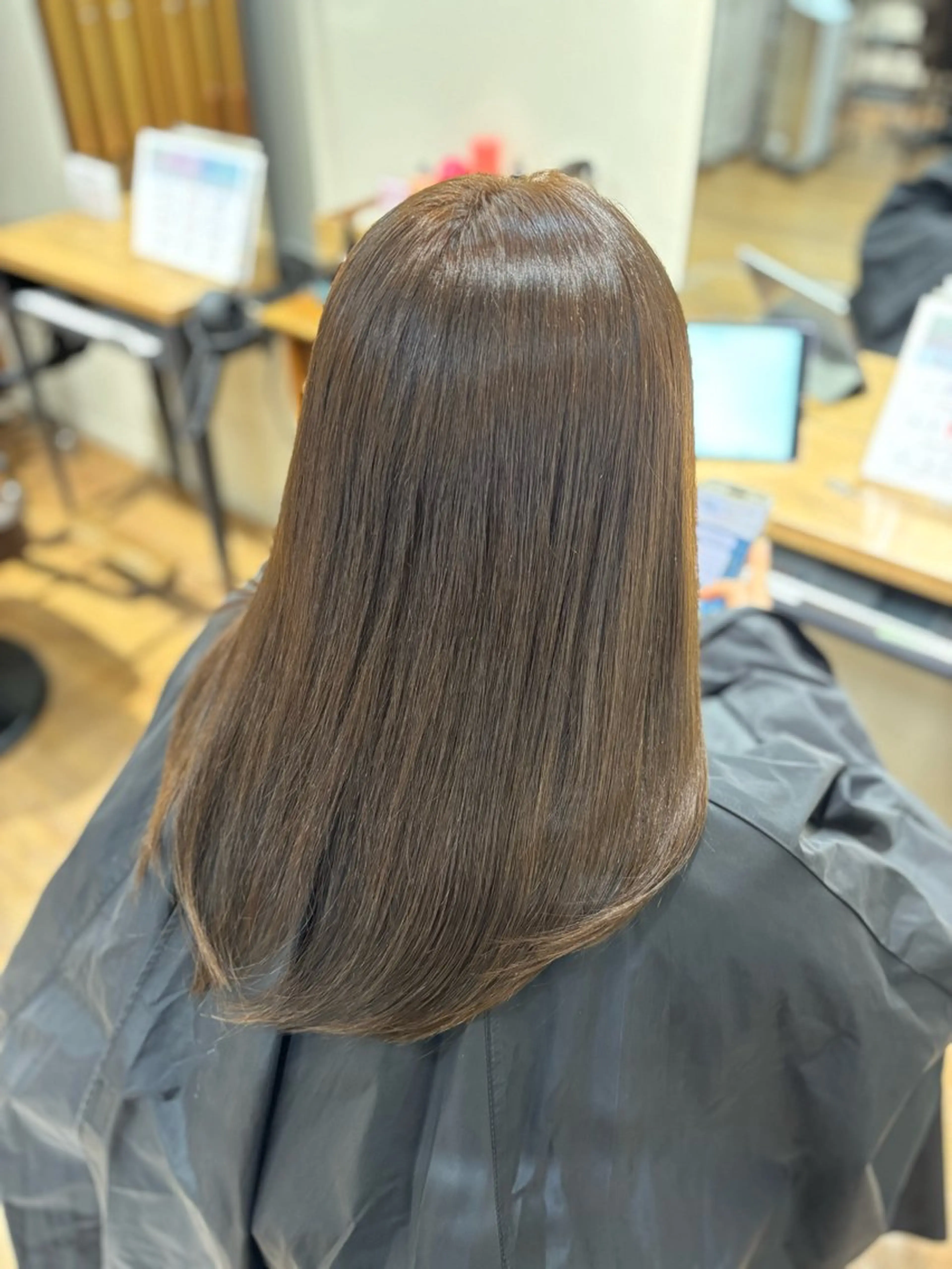 ミディアム カラー グレー・オリーブ ソウタのヘアスタイル