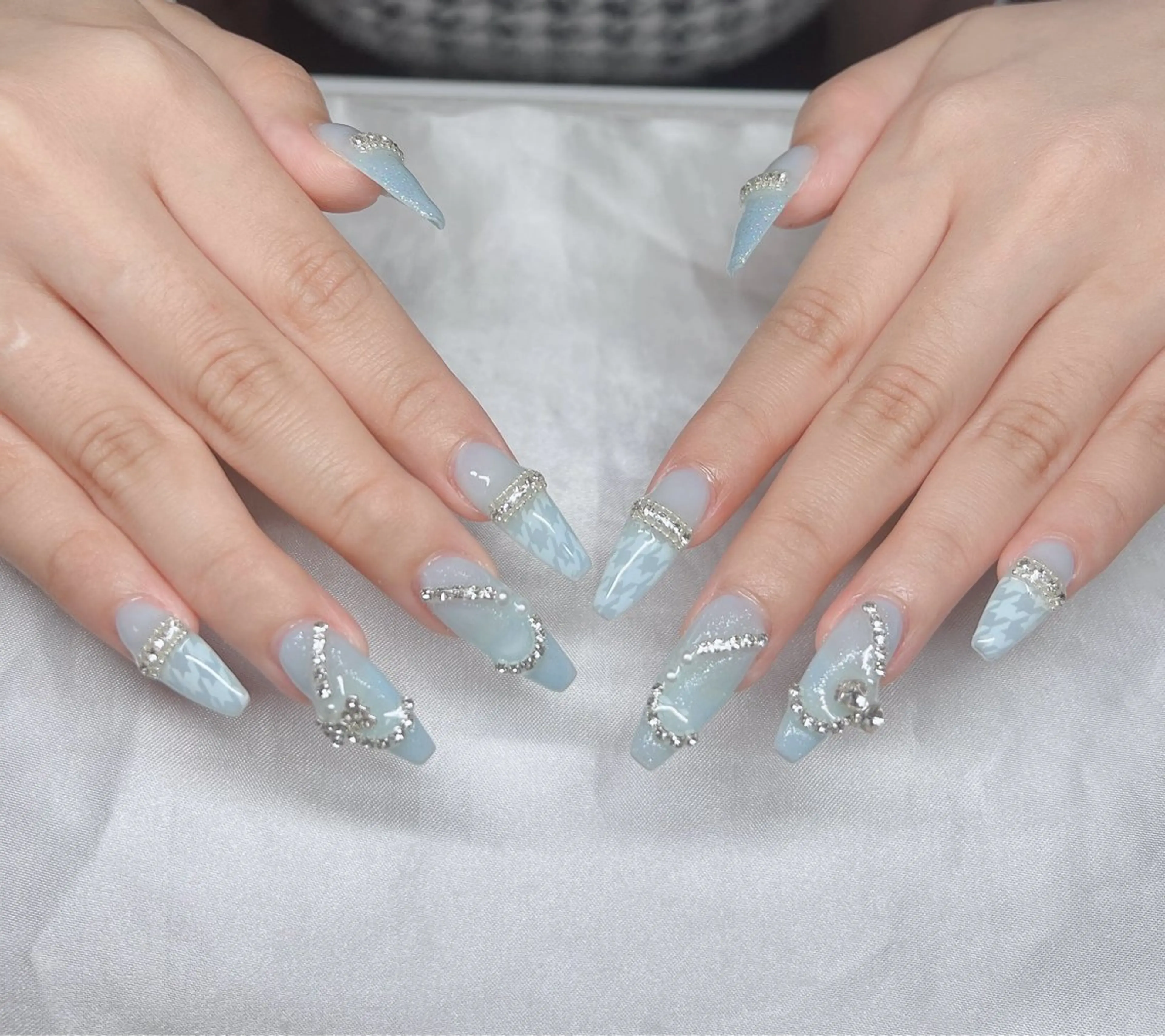 ネイル 長さ出し グラデーション キラキラネイル マグネットネイル ニュアンスネイル Lee Nails チップ長さだし専門店のネイルデザイン