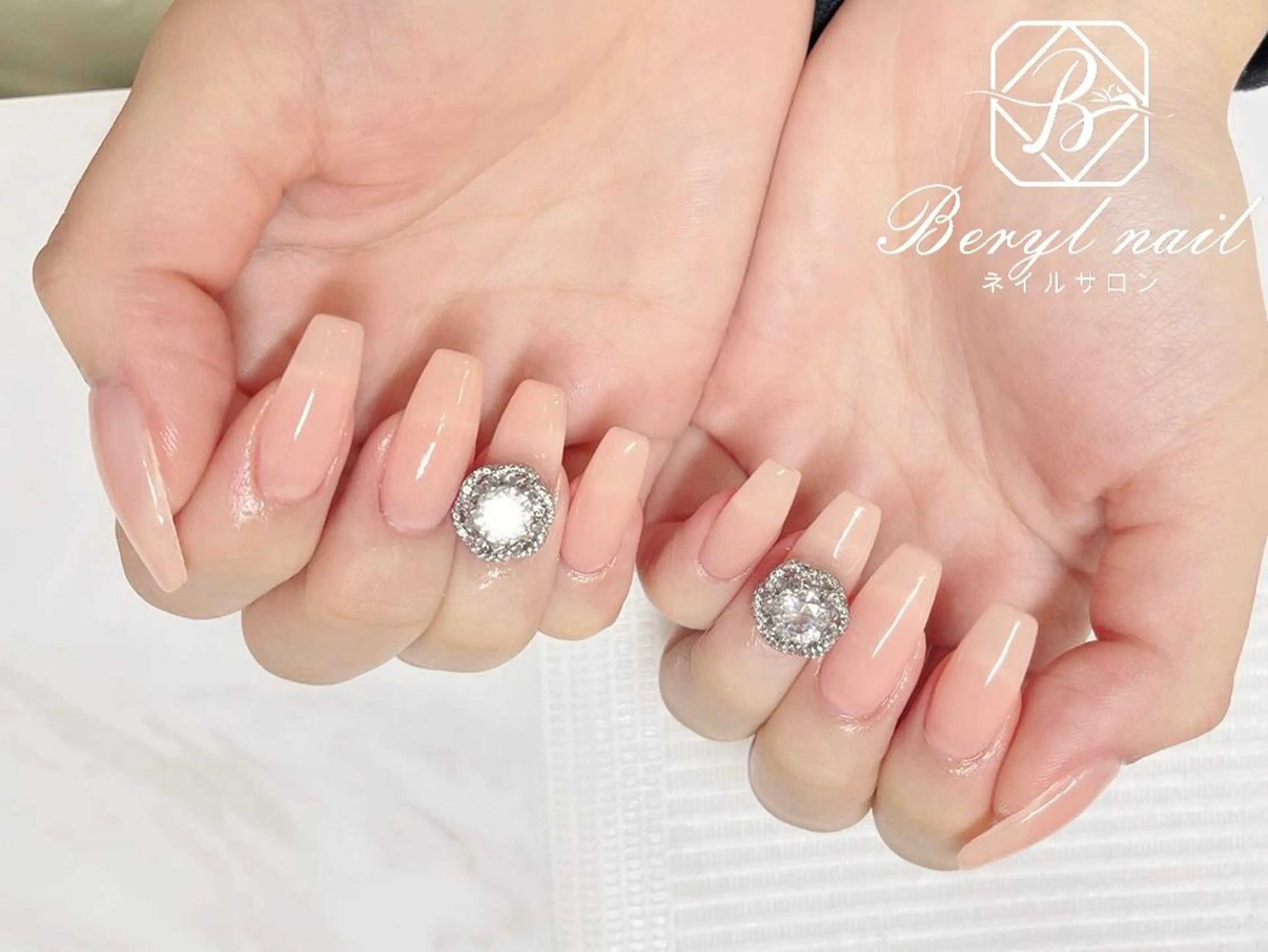 ミディアム Beryl Nail 新大久保のネイルデザイン