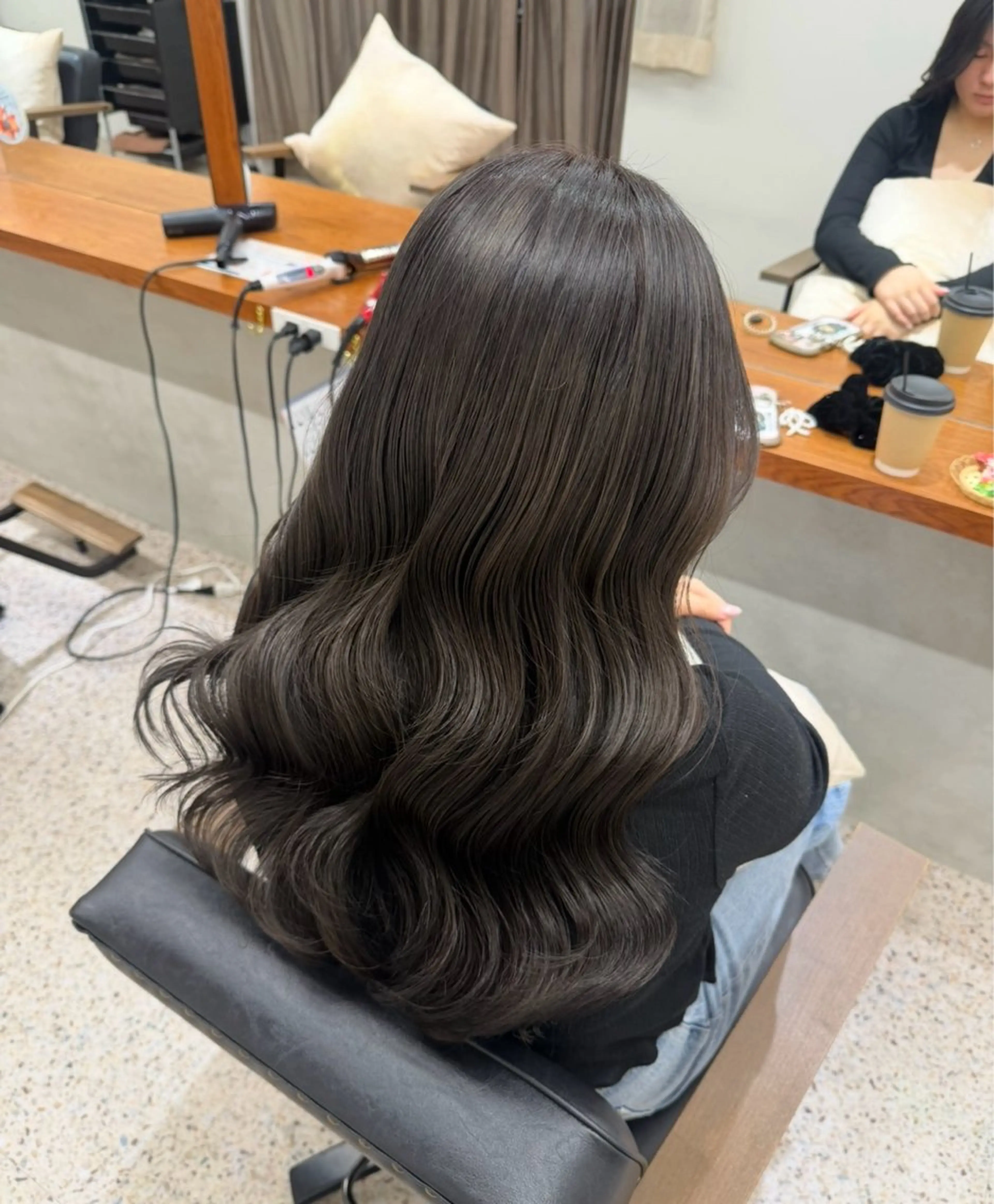 カラー Sakura / Fier umedaのヘアスタイル