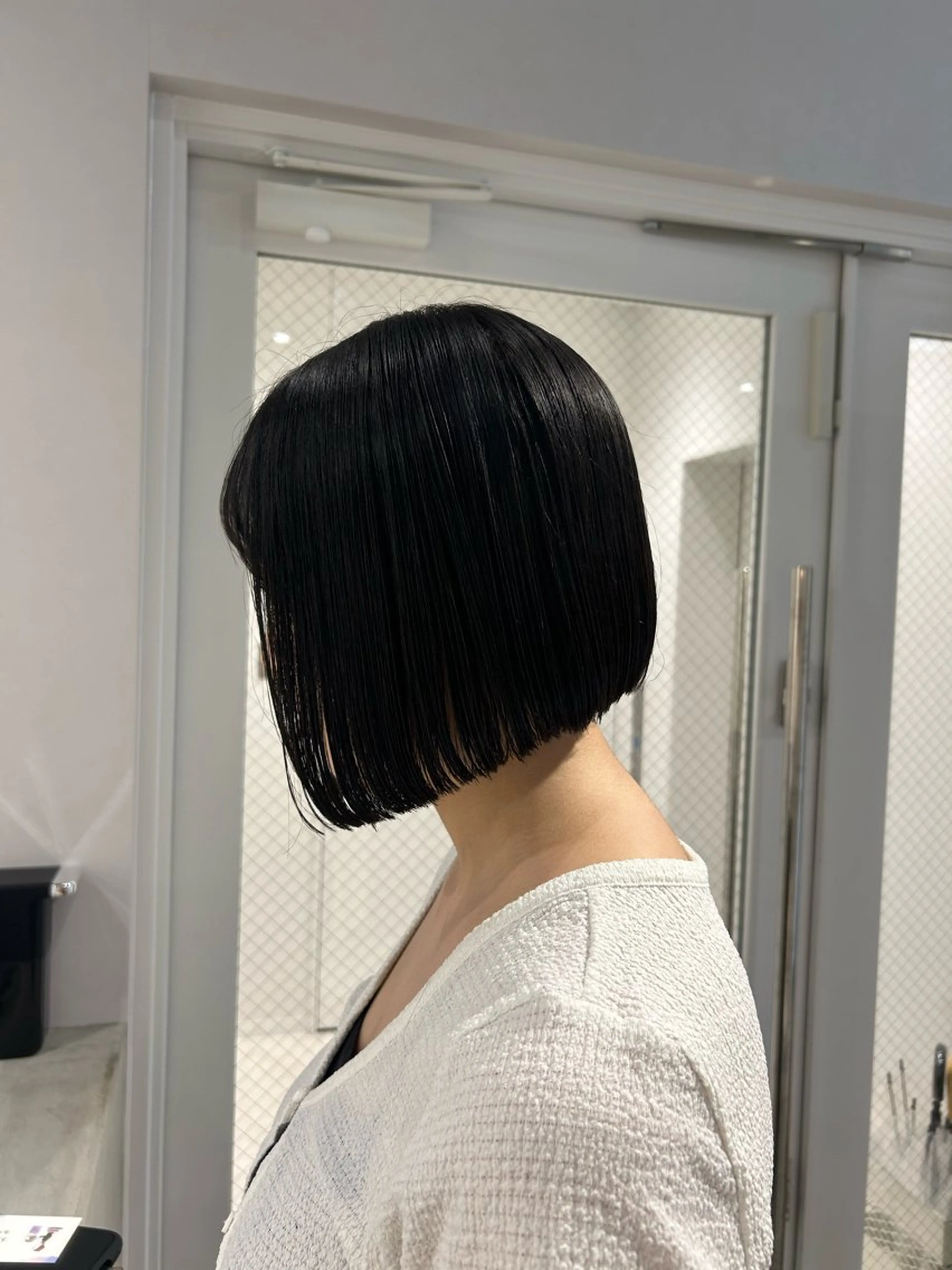 ショート ボブ くせ毛 カット SALOWIN栄 三丁目 木戸里実のヘアスタイル