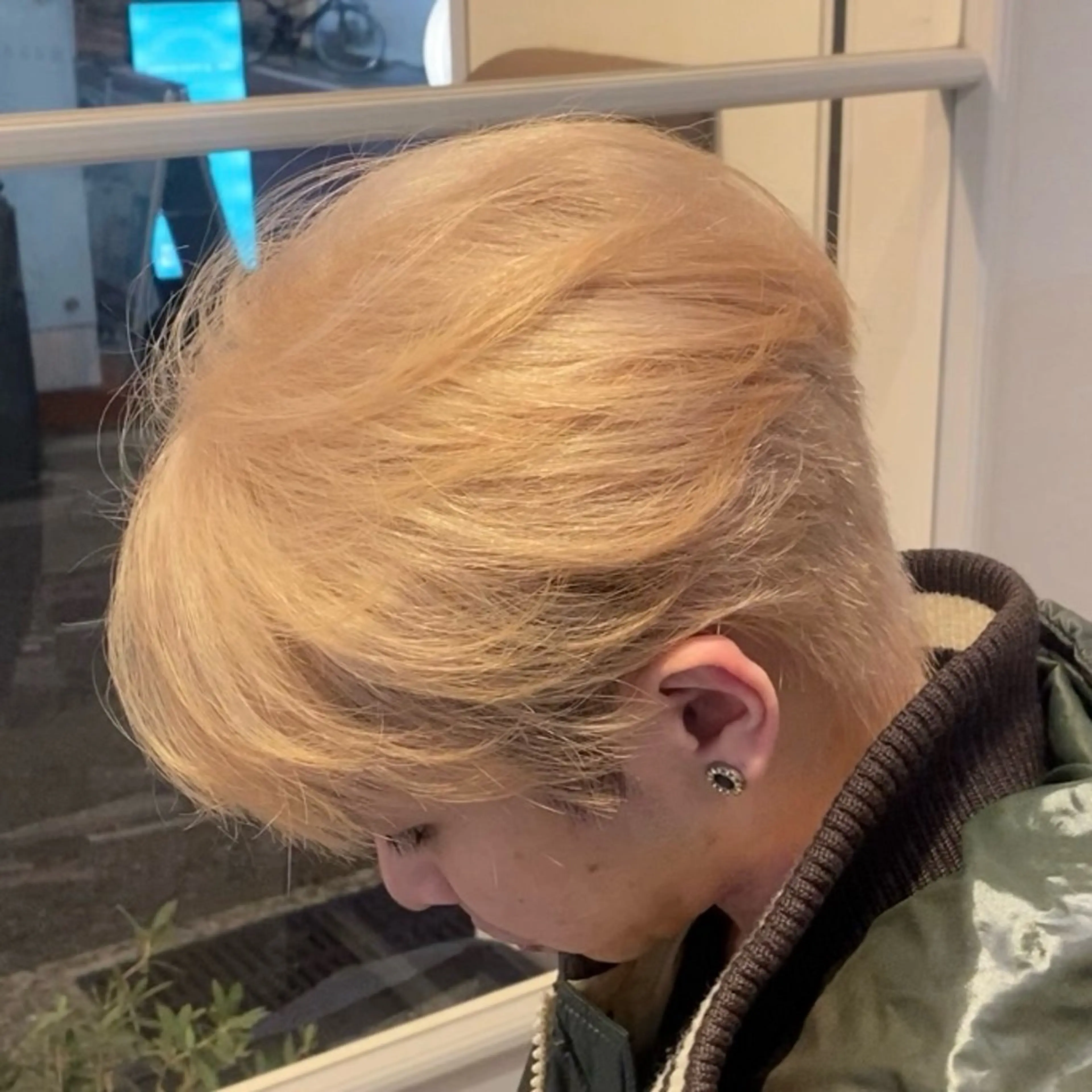 ショート カット ヘアカラー トリートメント ハイトーン/レイヤー カット/TAKEのヘアスタイル