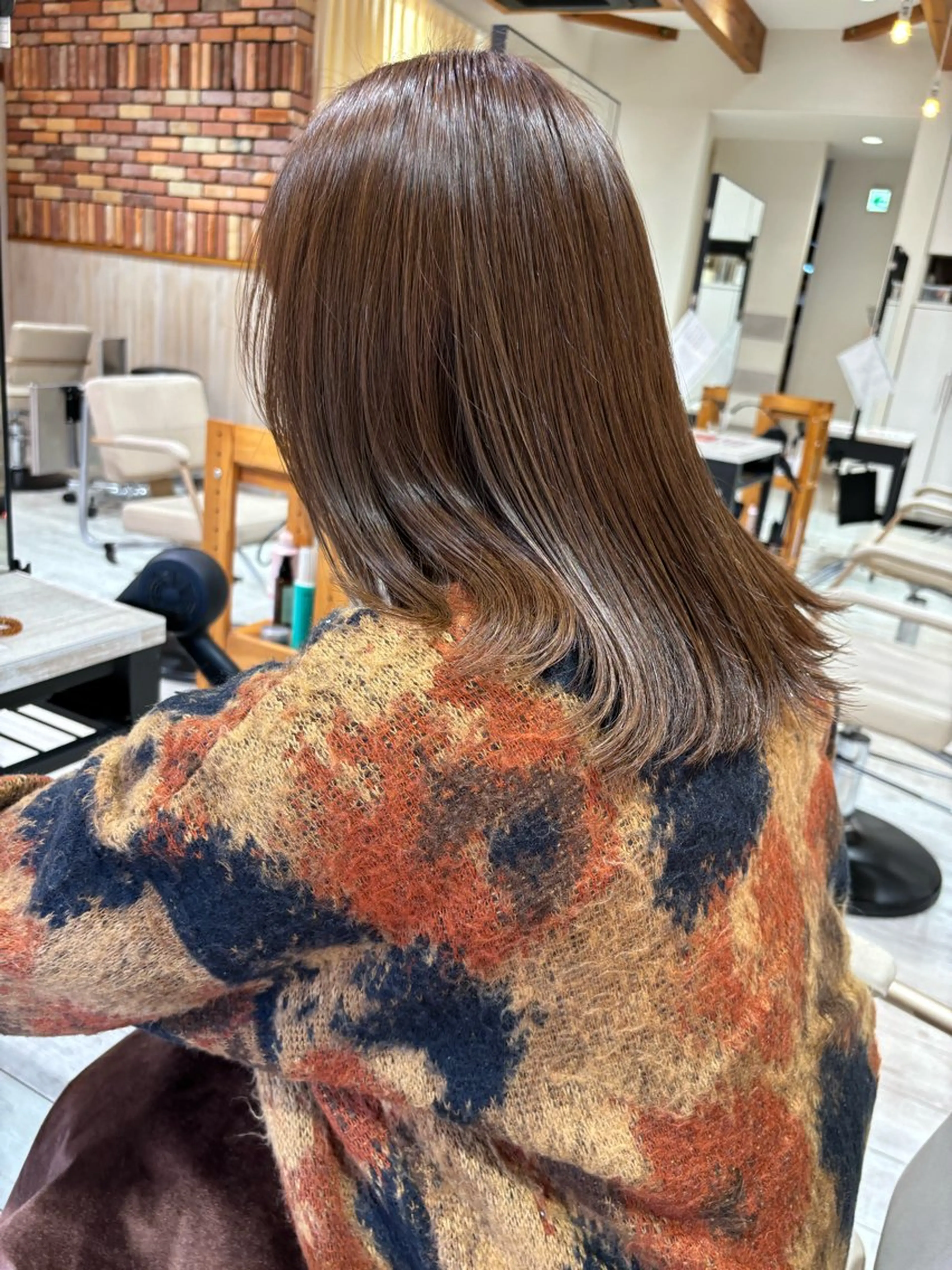 ミディアム 持田 唯のヘアスタイル