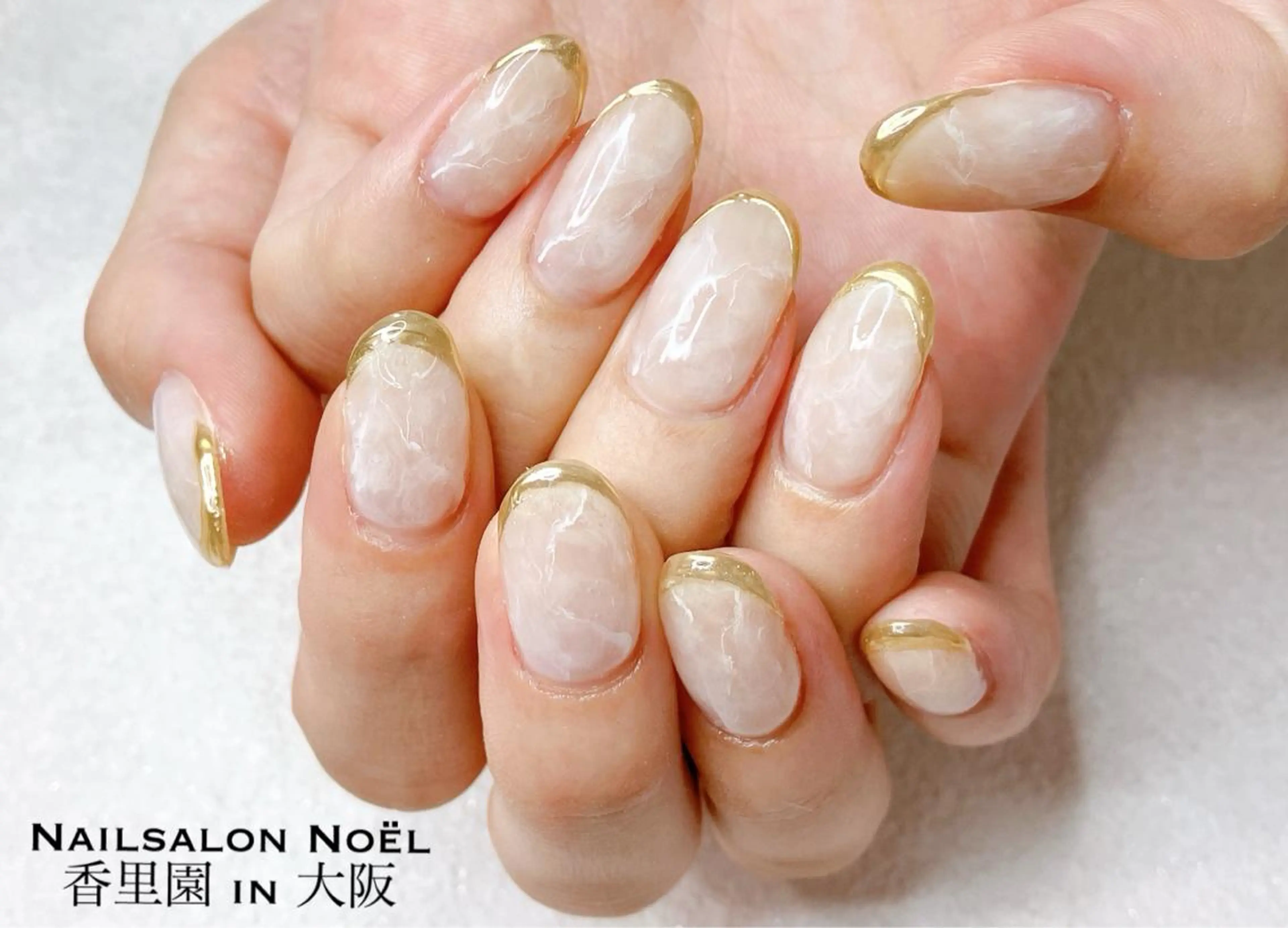 ネイル フレンチネイル 大理石ネイル(マーブル) ミラーネイル ホワイト Nailsalon ＆Noelのネイルデザイン