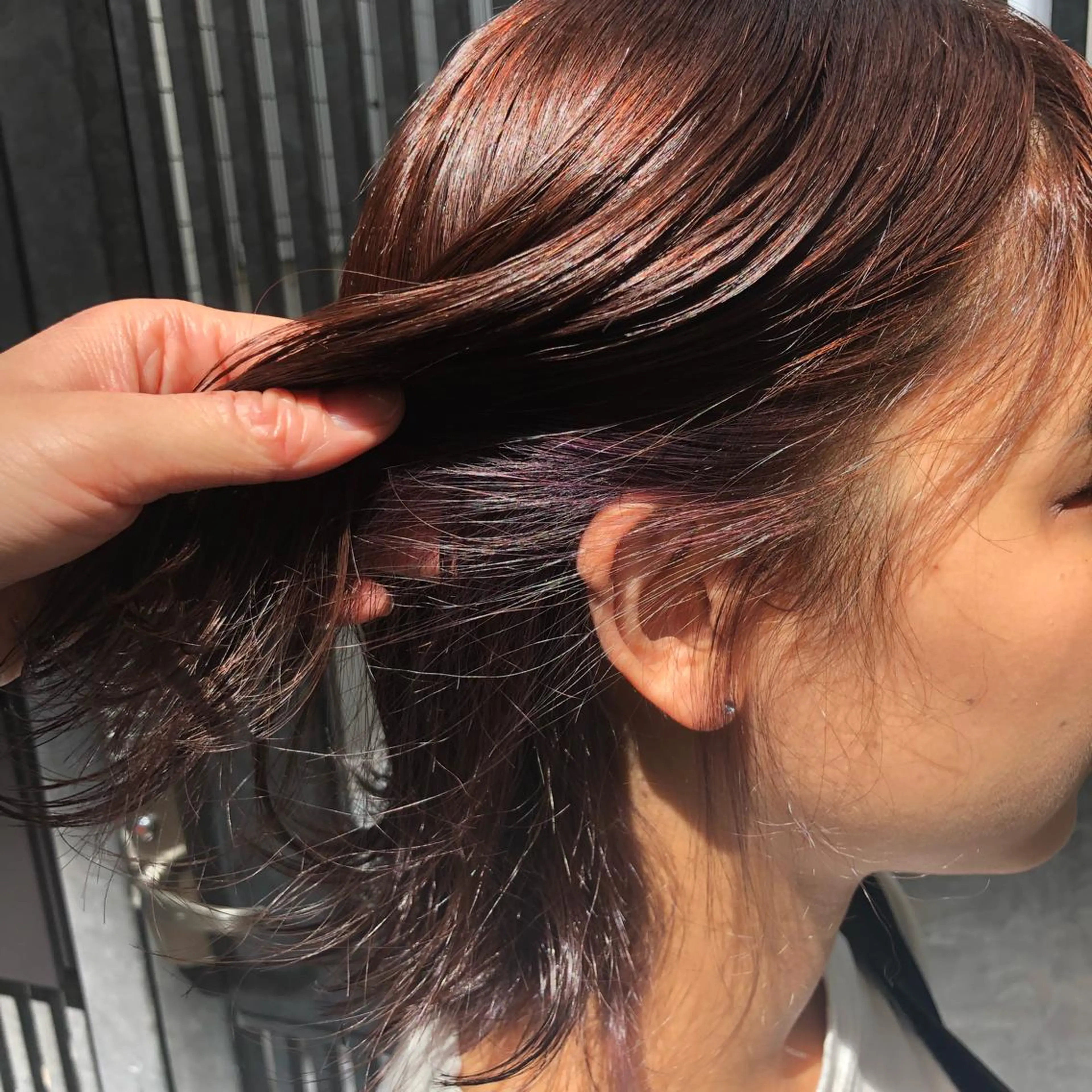 ミディアム カラー ウルフカット／吉村 桃子のヘアスタイル