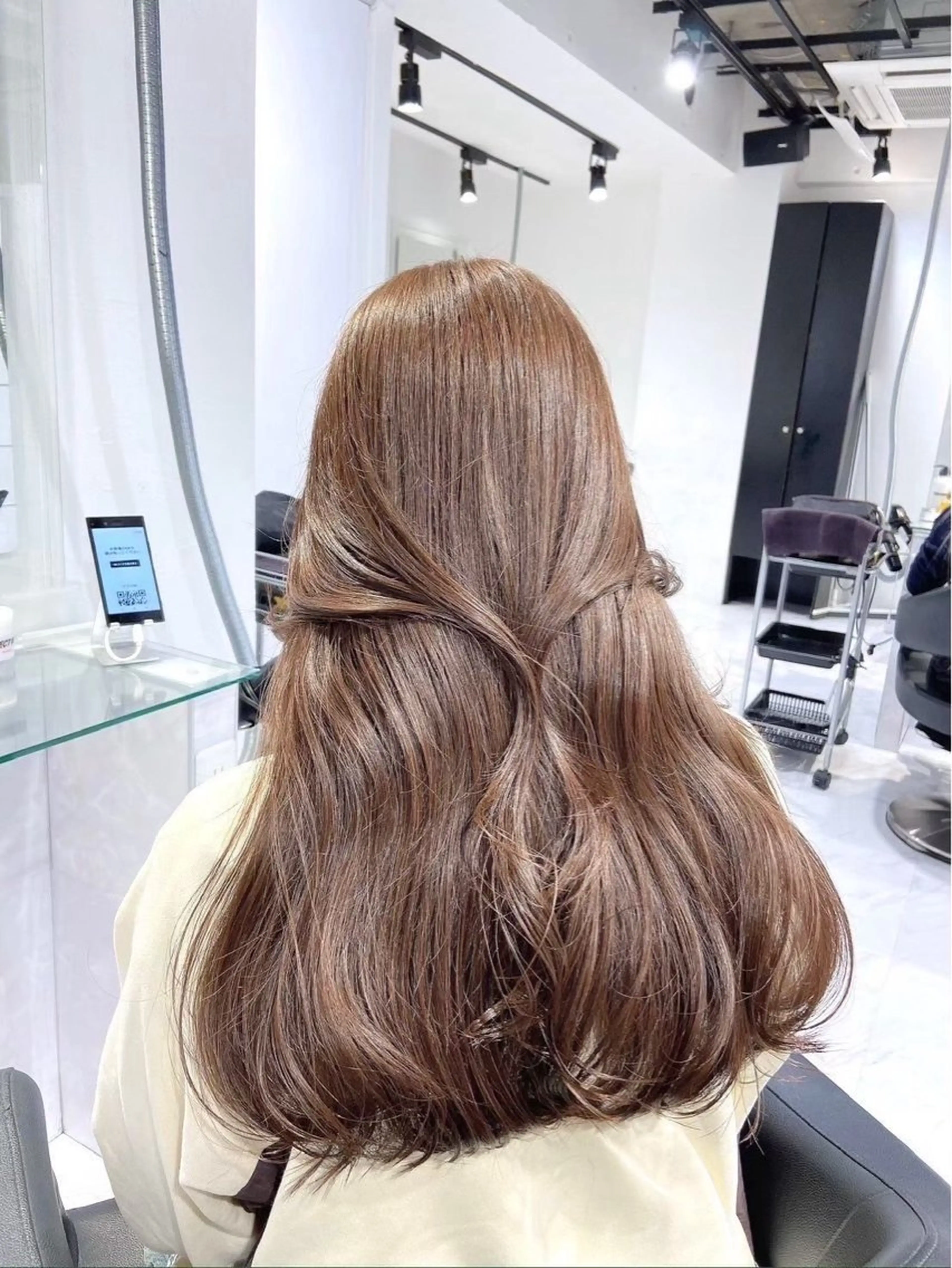 ロング カラー 盛れる上質ワンホン ヘア🤍YUME🤍のヘアスタイル