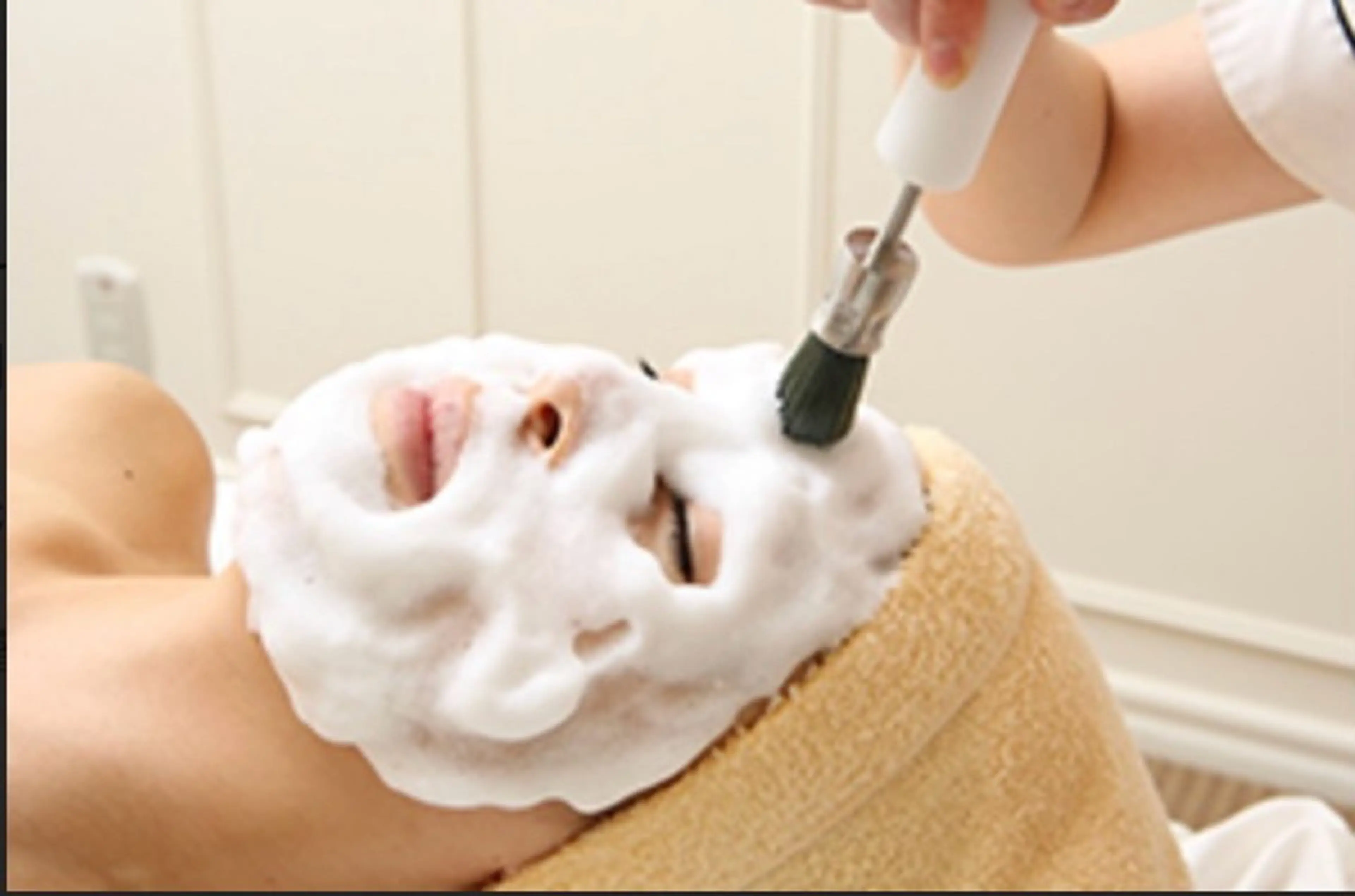 小顔・ニキビ ・脱毛サロンのエステ・リラクイメージ