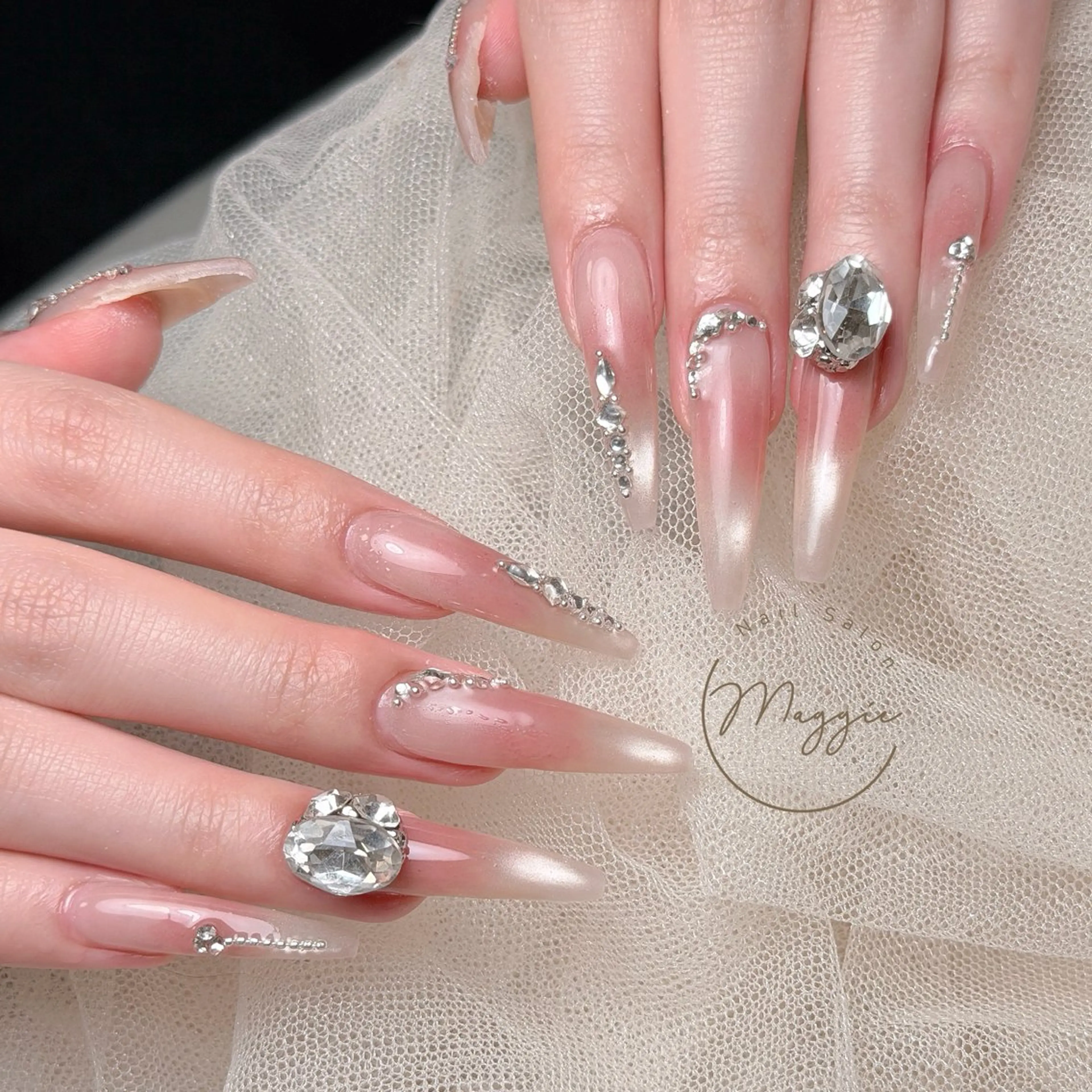 ネイル Maggie Nail🦩のネイルデザイン
