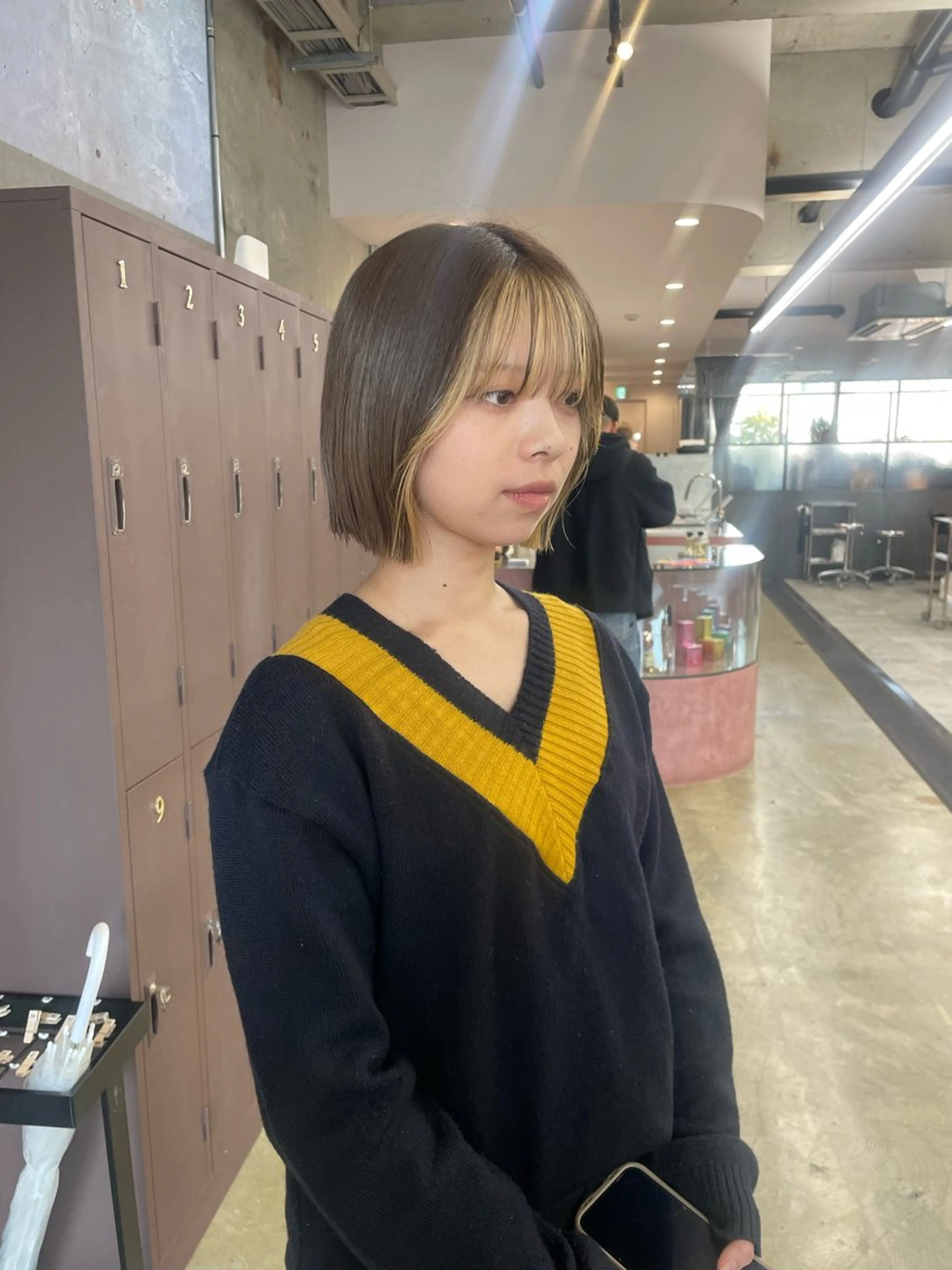 ミディアム 鈴木瑛里／ブロンド ベージュ／男女のヘアスタイル