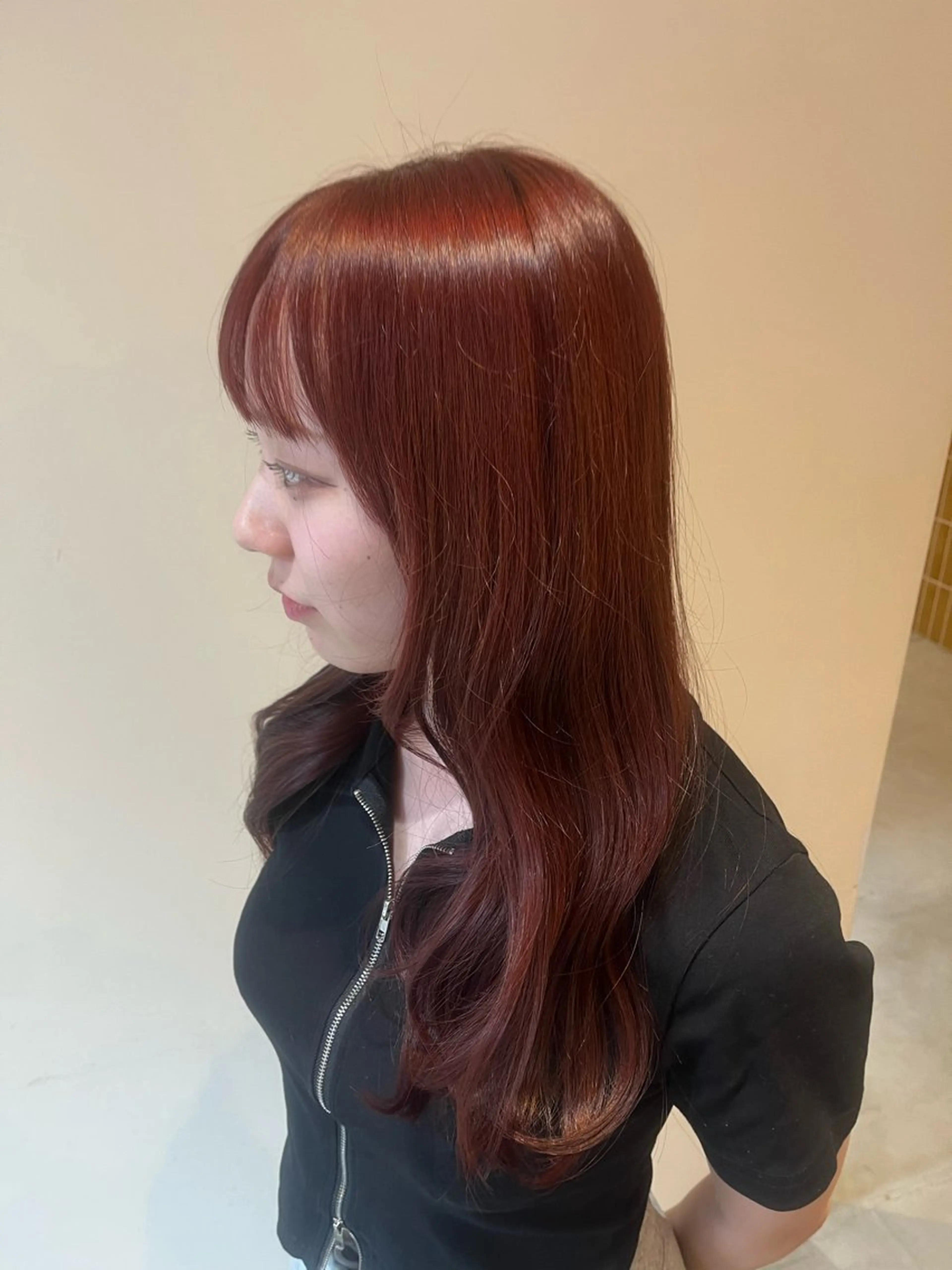 セミロング カラー レッドカラー source Cia / Hannaのヘアスタイル