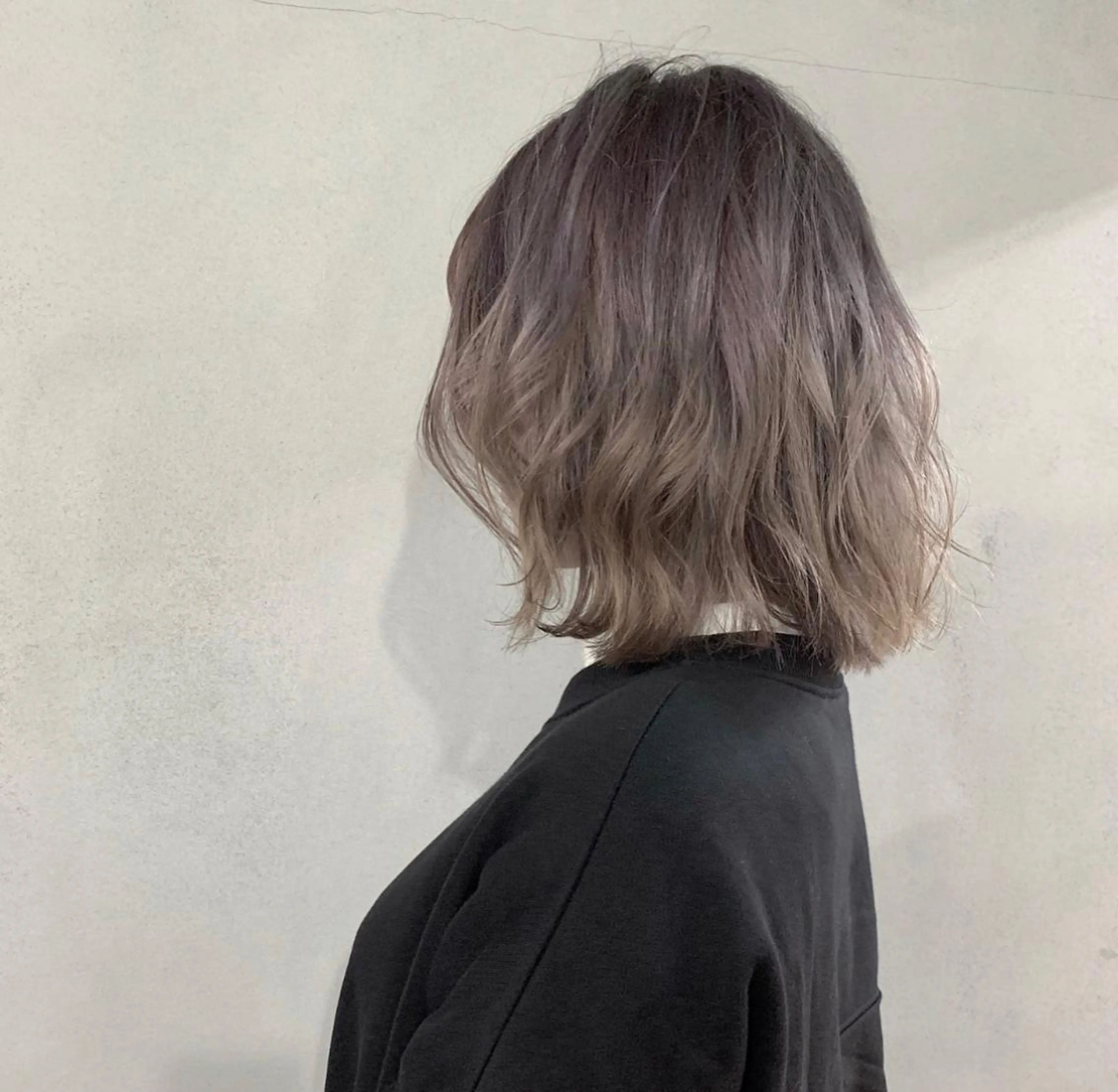 ショート カラー パーマ ヘアアレンジ メンズ キッズ ネイル マツエク・マツパ メンズブリーチ ブリーチ ラベンダーカラー ホワイト #tag 稗田綾加のヘアスタイル
