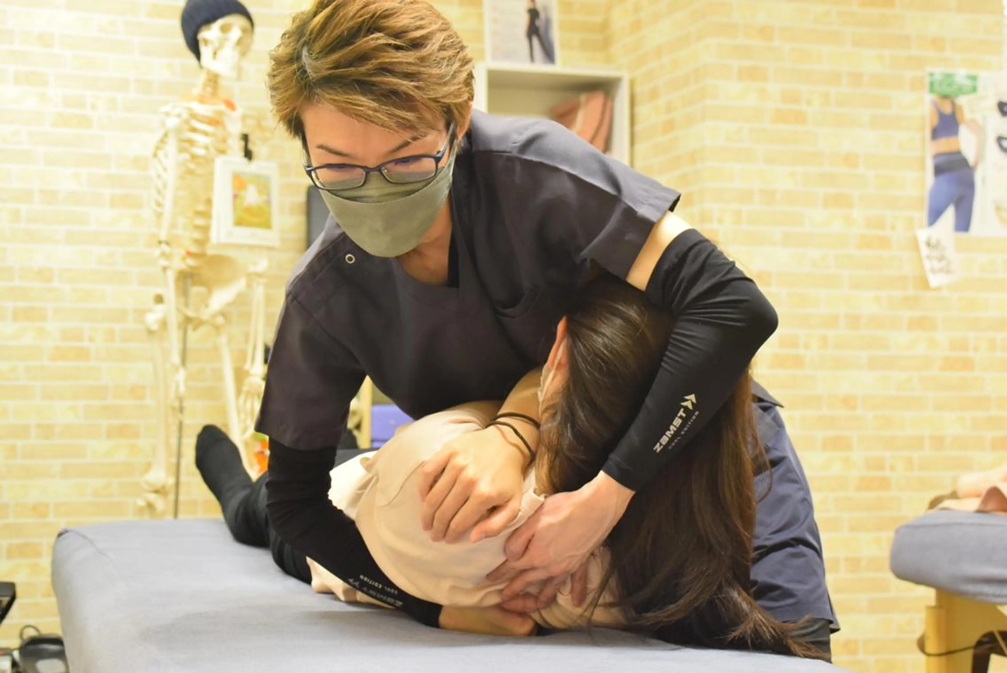 [新規]    【人気No.1】憧れの背筋美人に!『猫背改善プラン』 初回 ￥4380 1日1名限定 仙台駅近の写真