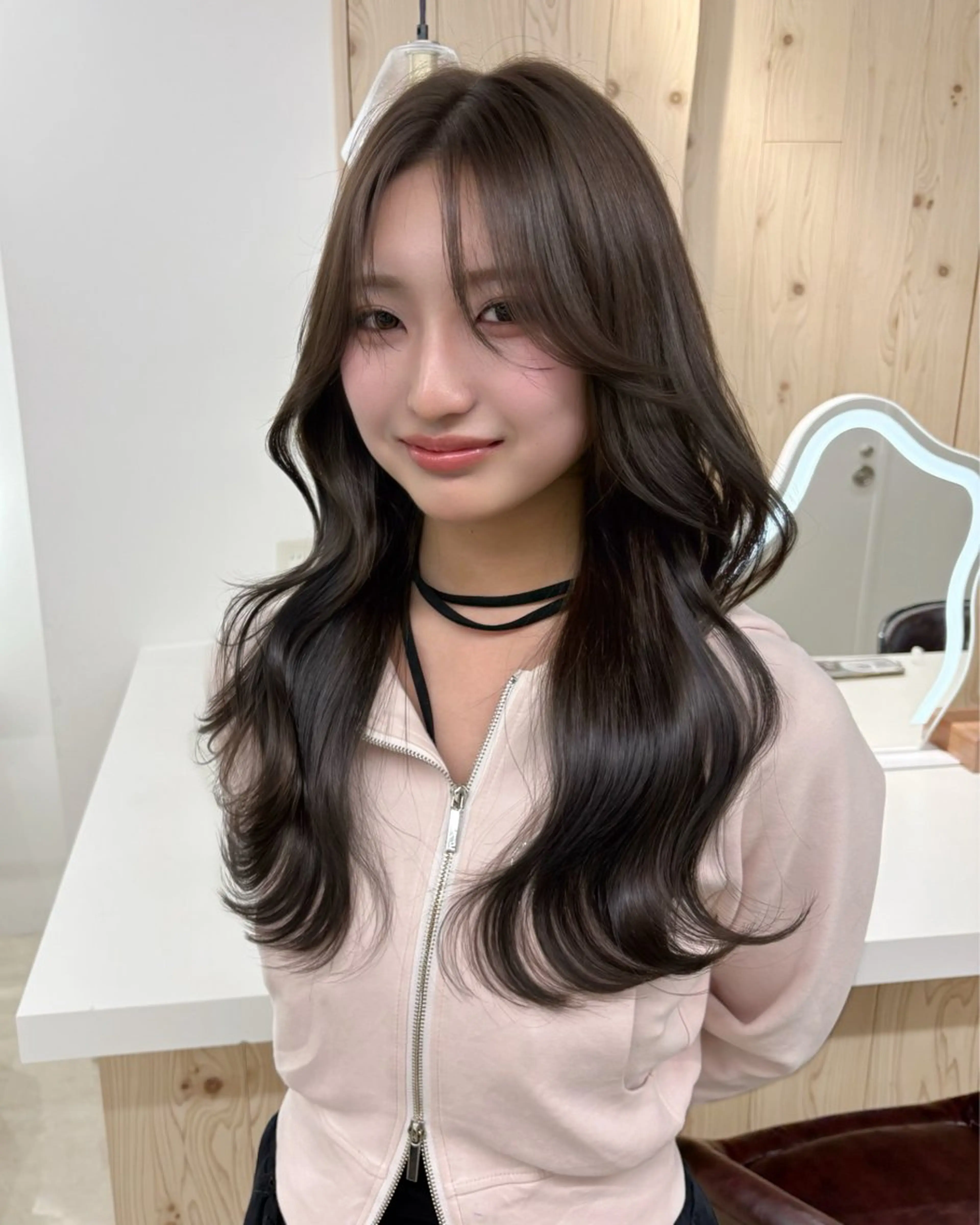 ロング カラー カット ヘアカラー トリートメント ヘアセット 新宿/韓国ヘア/ 髪質改善ストレートのヘアスタイル