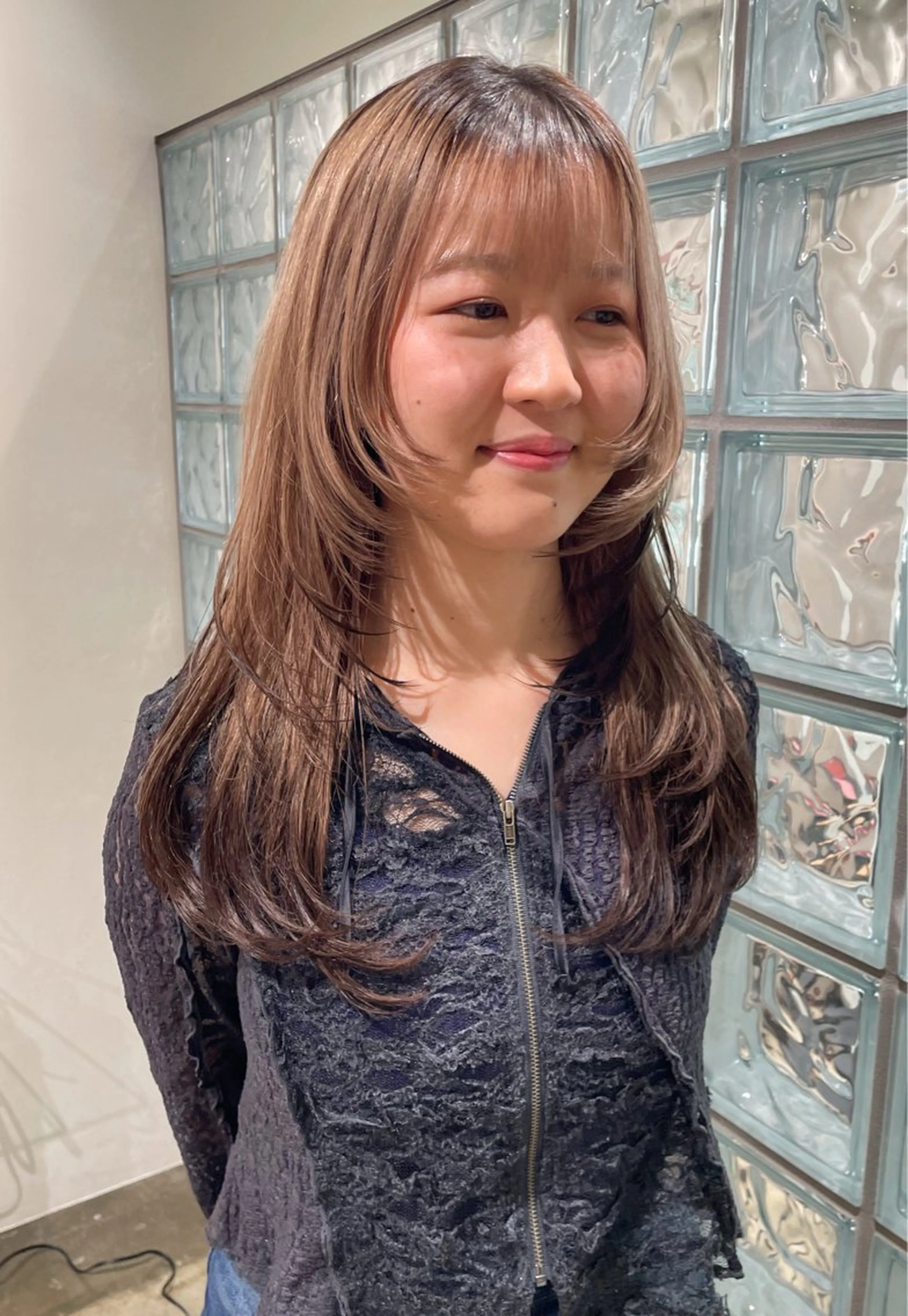 ロング カラー ブリーチ レイヤーカット カット ヘアカラー トリートメント さと ちはるのヘアスタイル