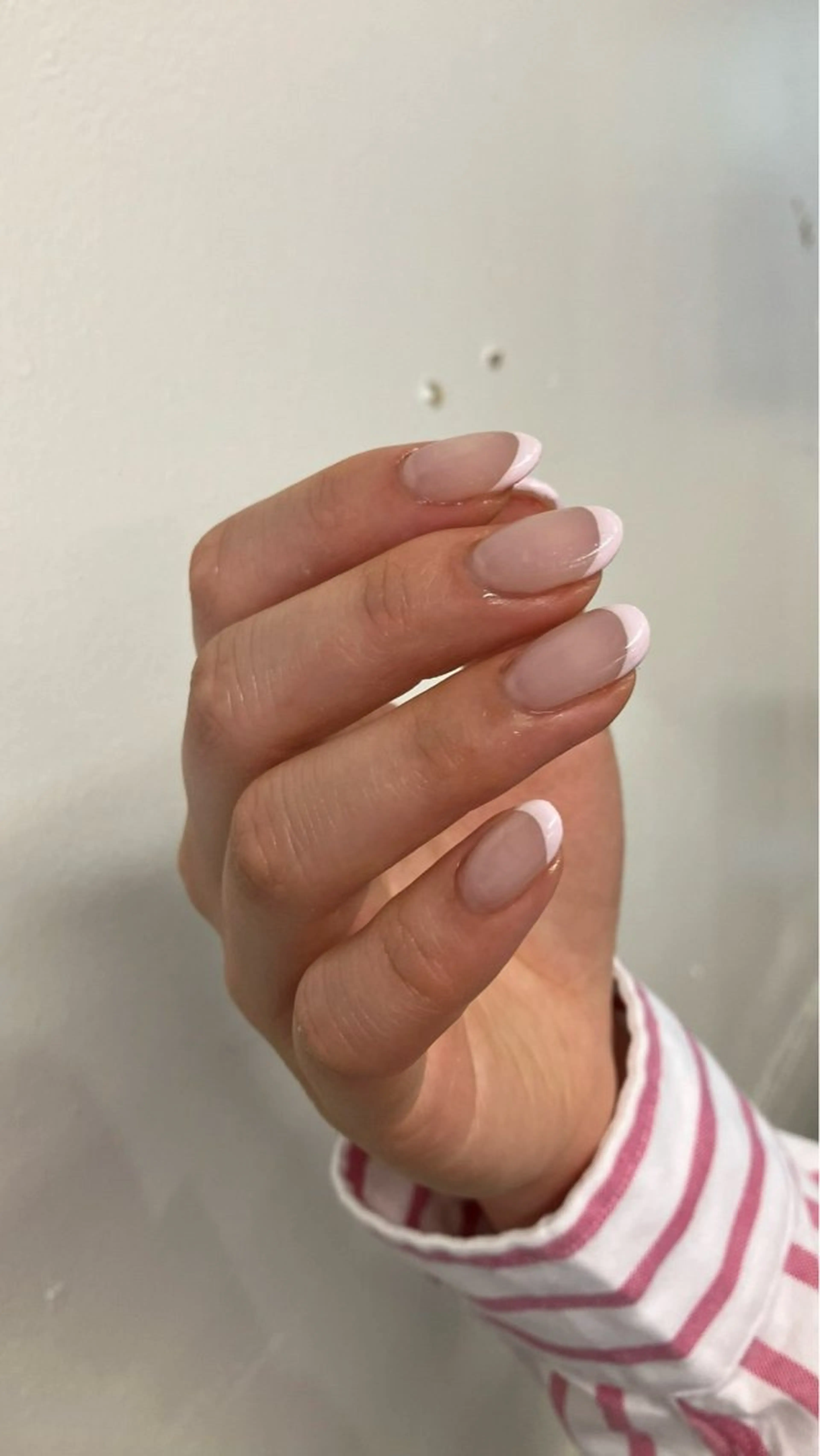 【オフあり/ケア込み】french nail / 4000円の写真