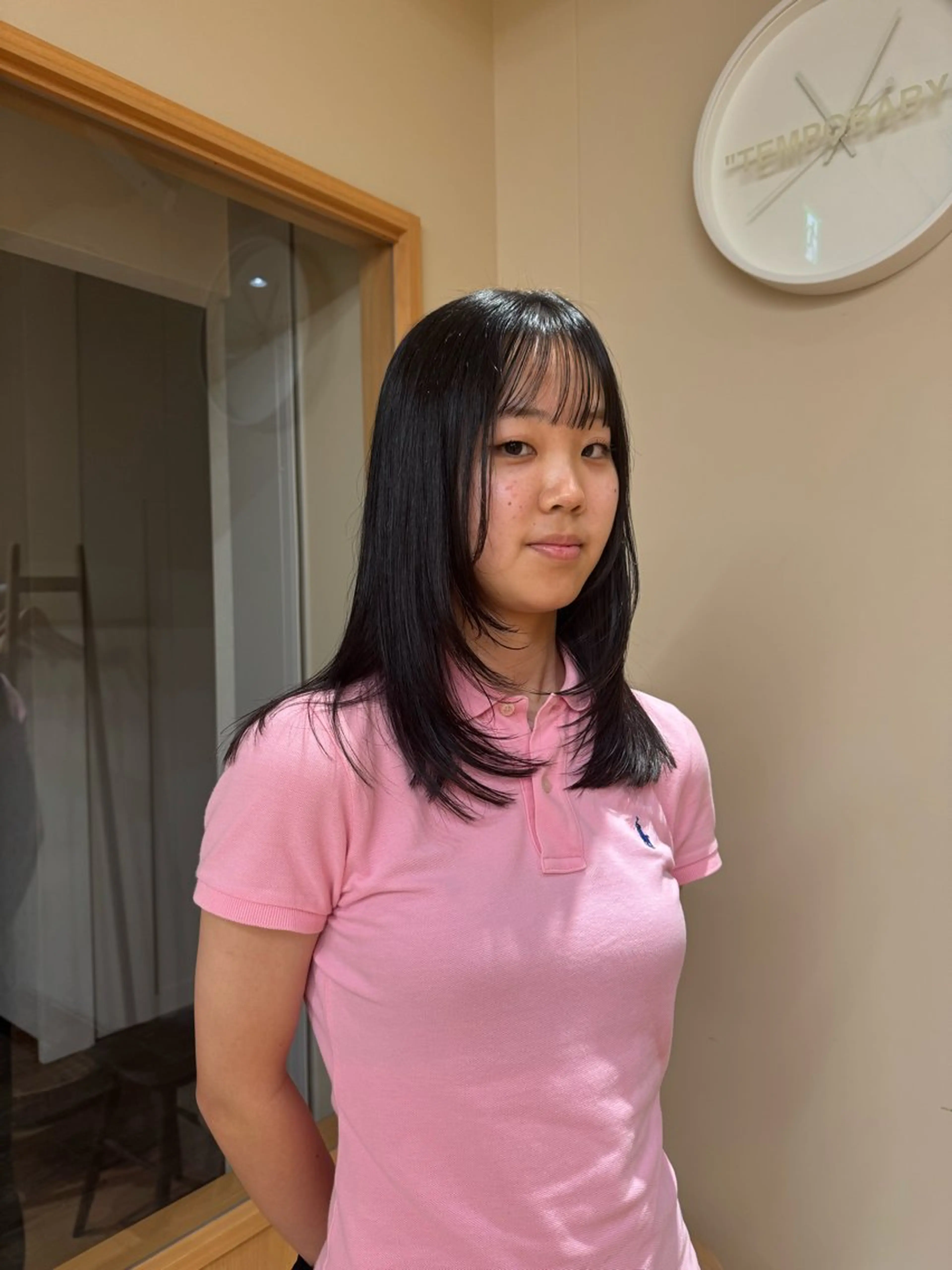 セミロング カラー hina 🛋️ブリーチカラーのヘアスタイル