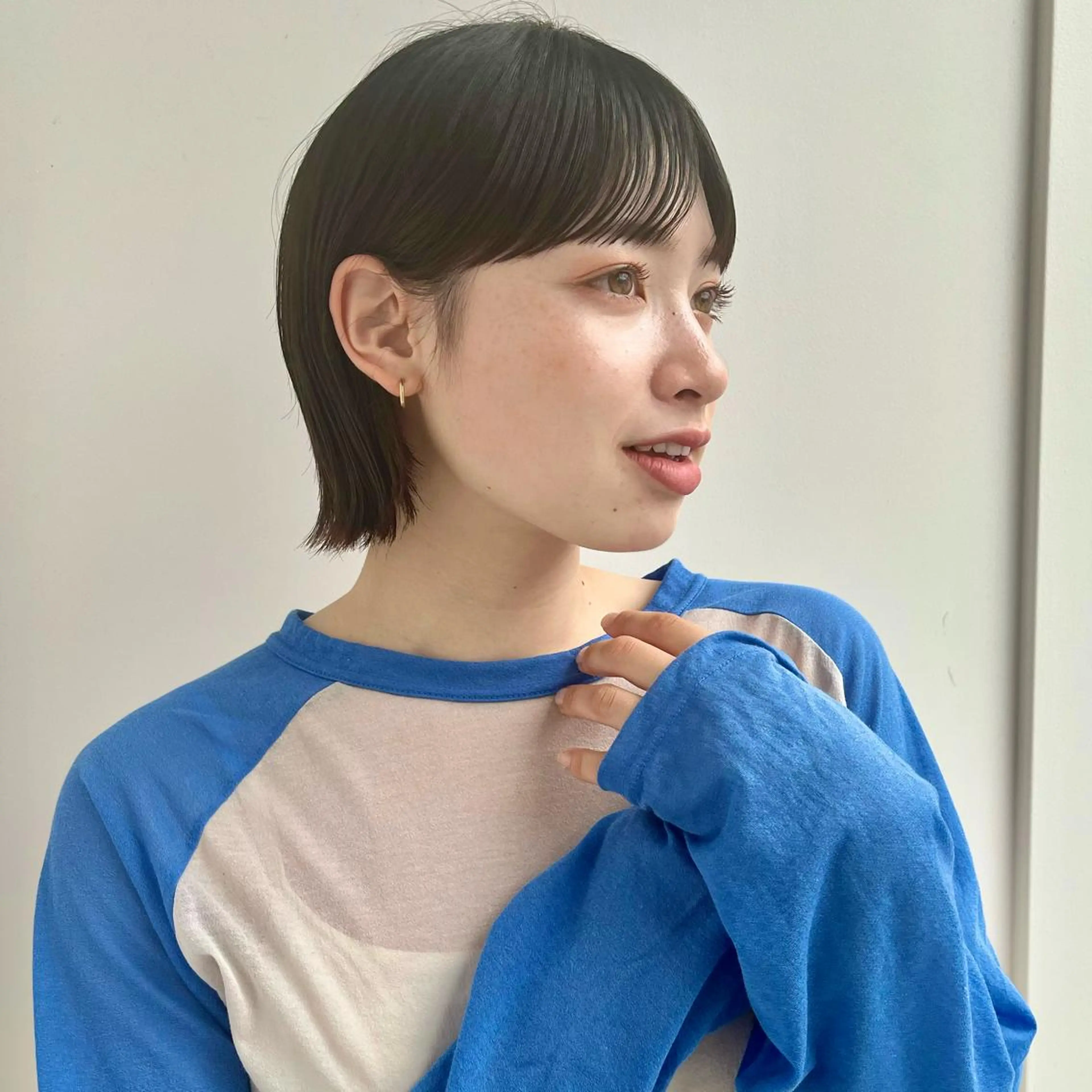 ショート カット ヘアカラー あやめ【顔まわり/レ イヤー/柔らかカラ】のヘアスタイル