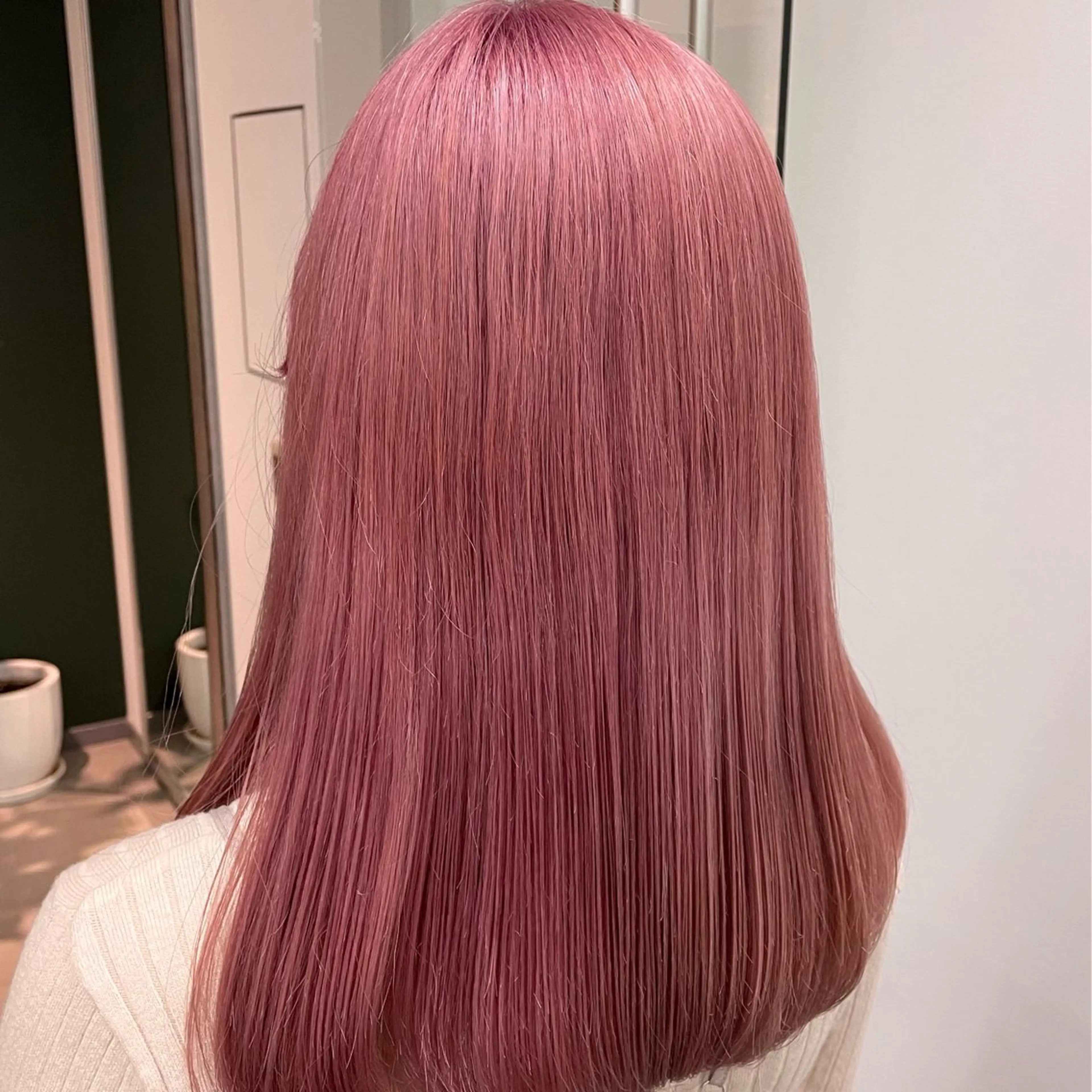 セミロング カラー ピンクカラー ひなた あゆみのヘアスタイル