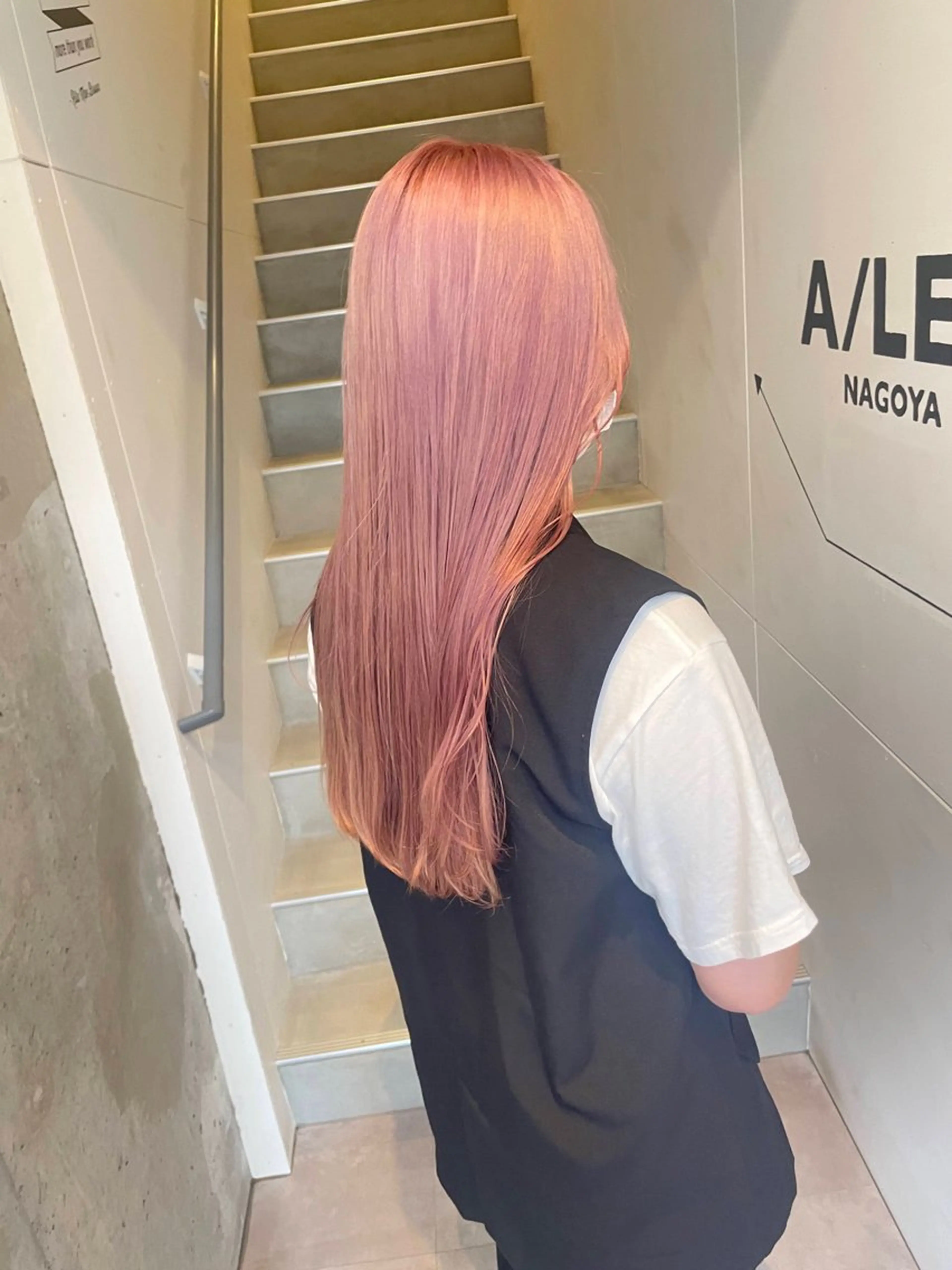 ロング カラー ブリーチ ピンクカラー 久保田 千尋のヘアスタイル