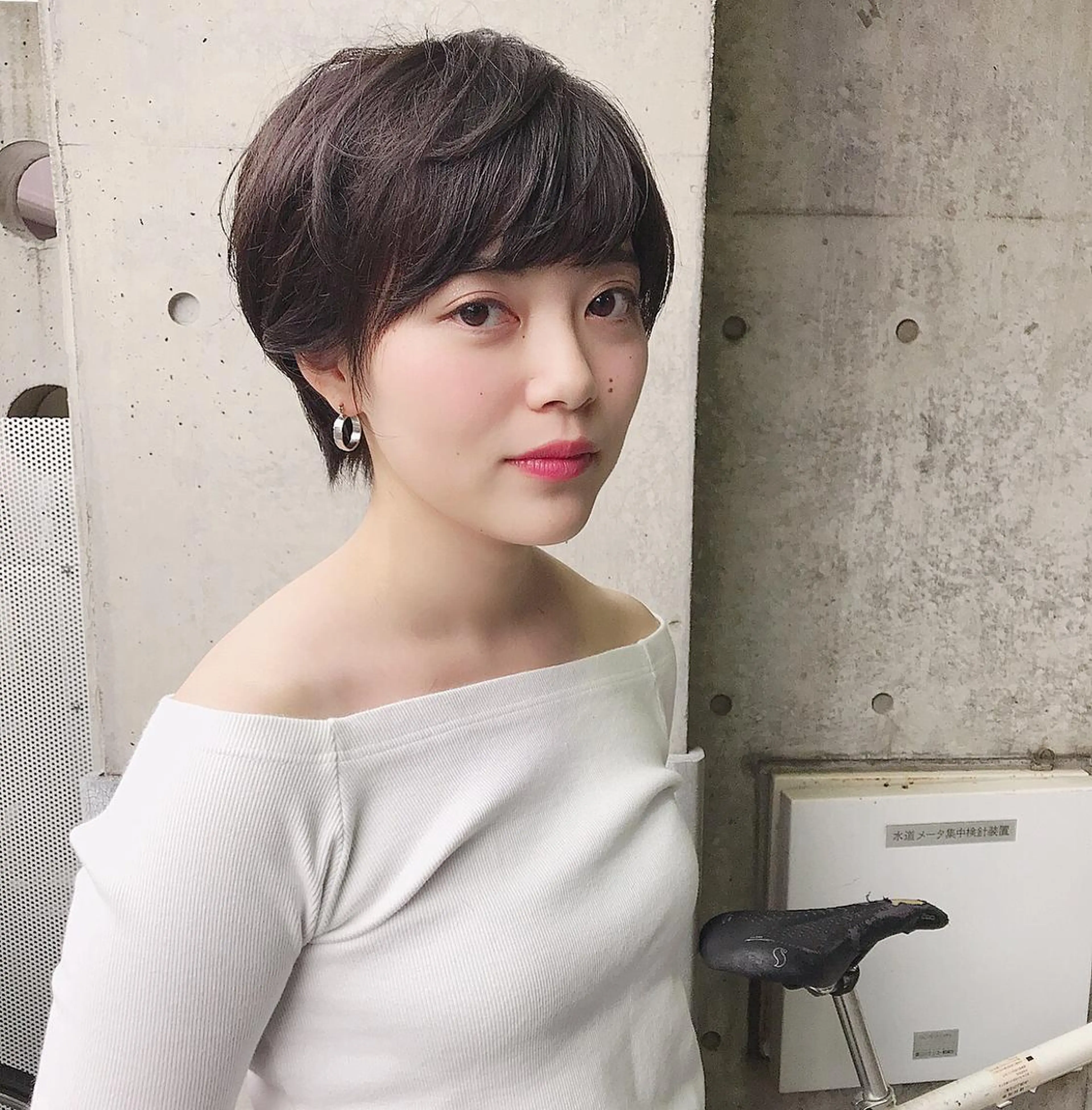 ショート カラー 及川 光のヘアスタイル