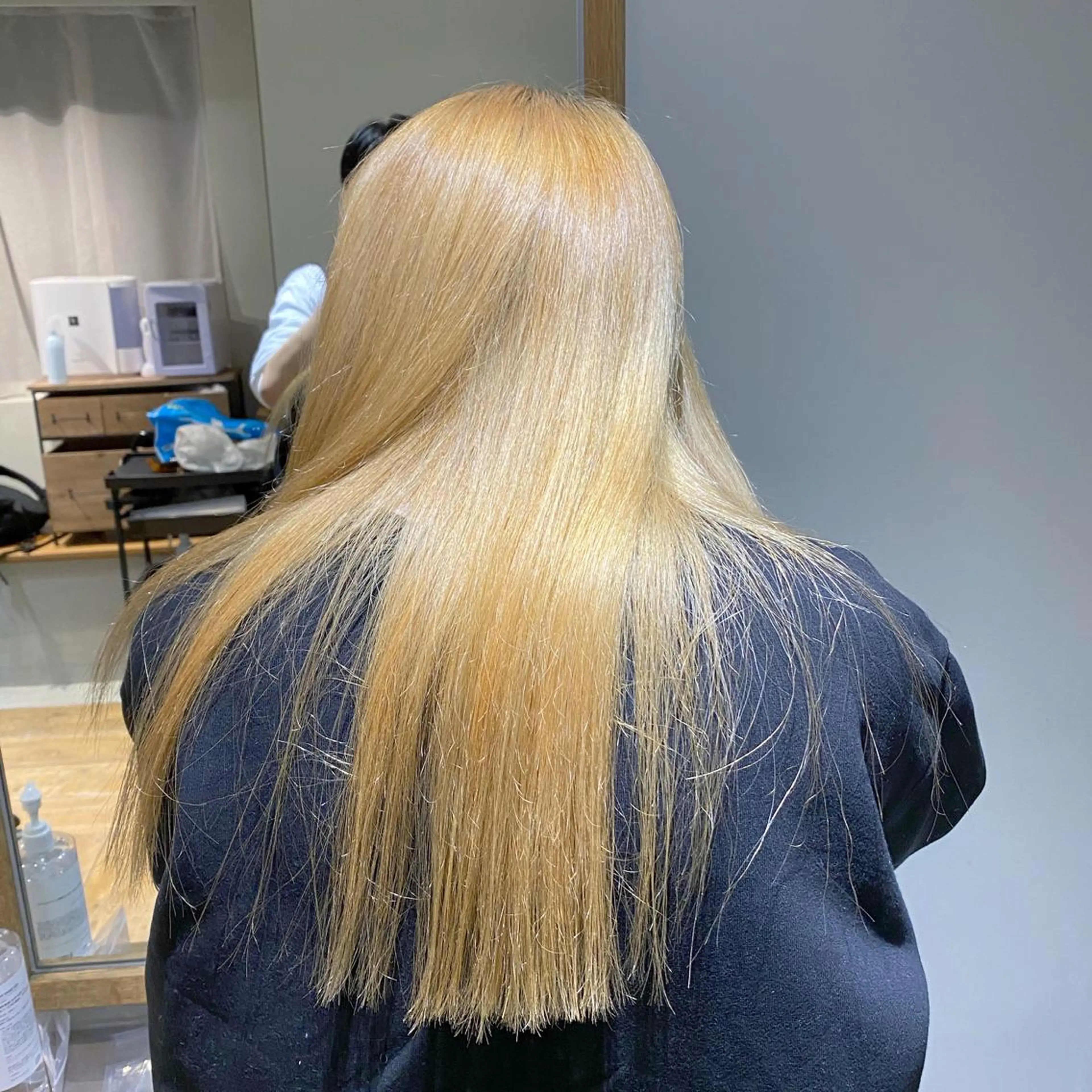 カラー 美髪ストレート 川本雄己のヘアスタイル