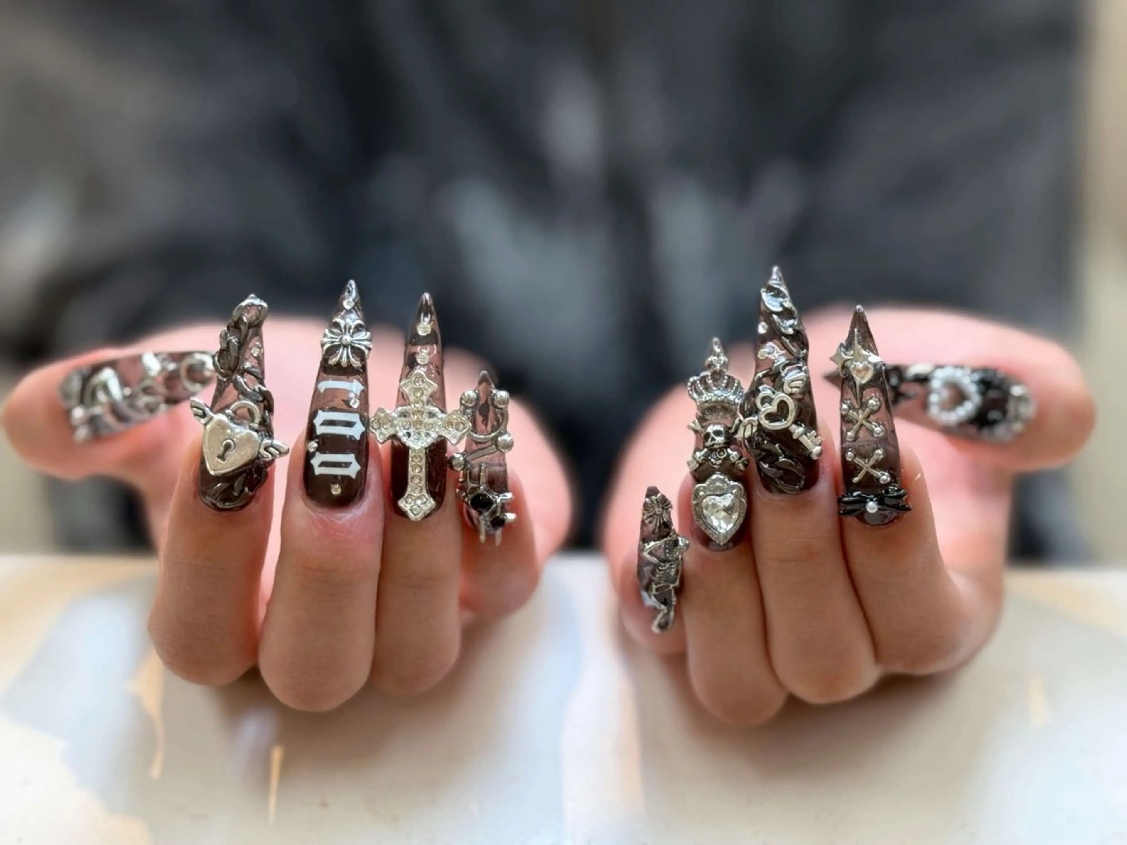 ネイル グラデーション キラキラネイル ワンカラーネイル 冬ネイル Jenn Nail Salonのネイルデザイン