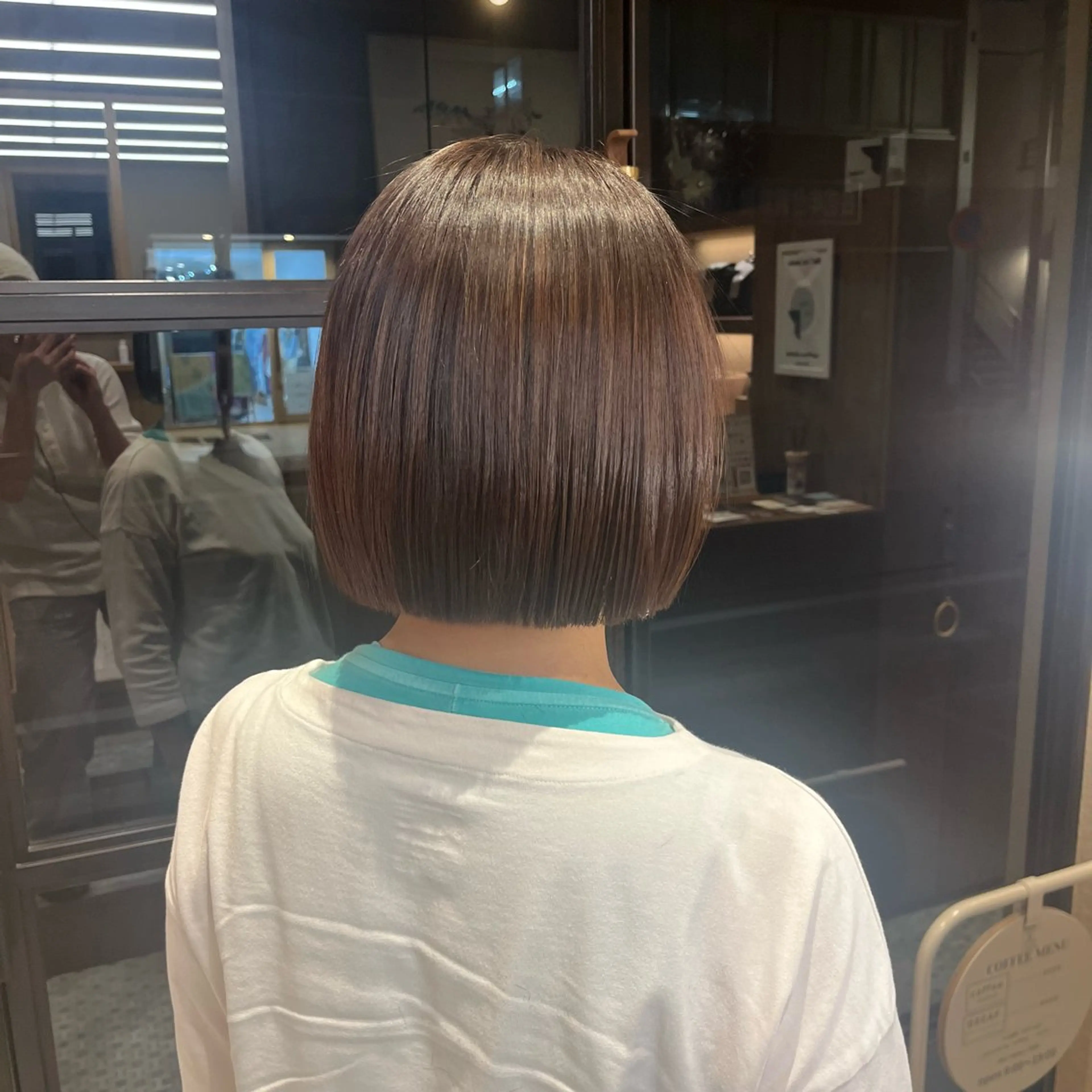 ミディアム ボブ 顔周りカット カット Wカラー🐾 ハルナのヘアスタイル