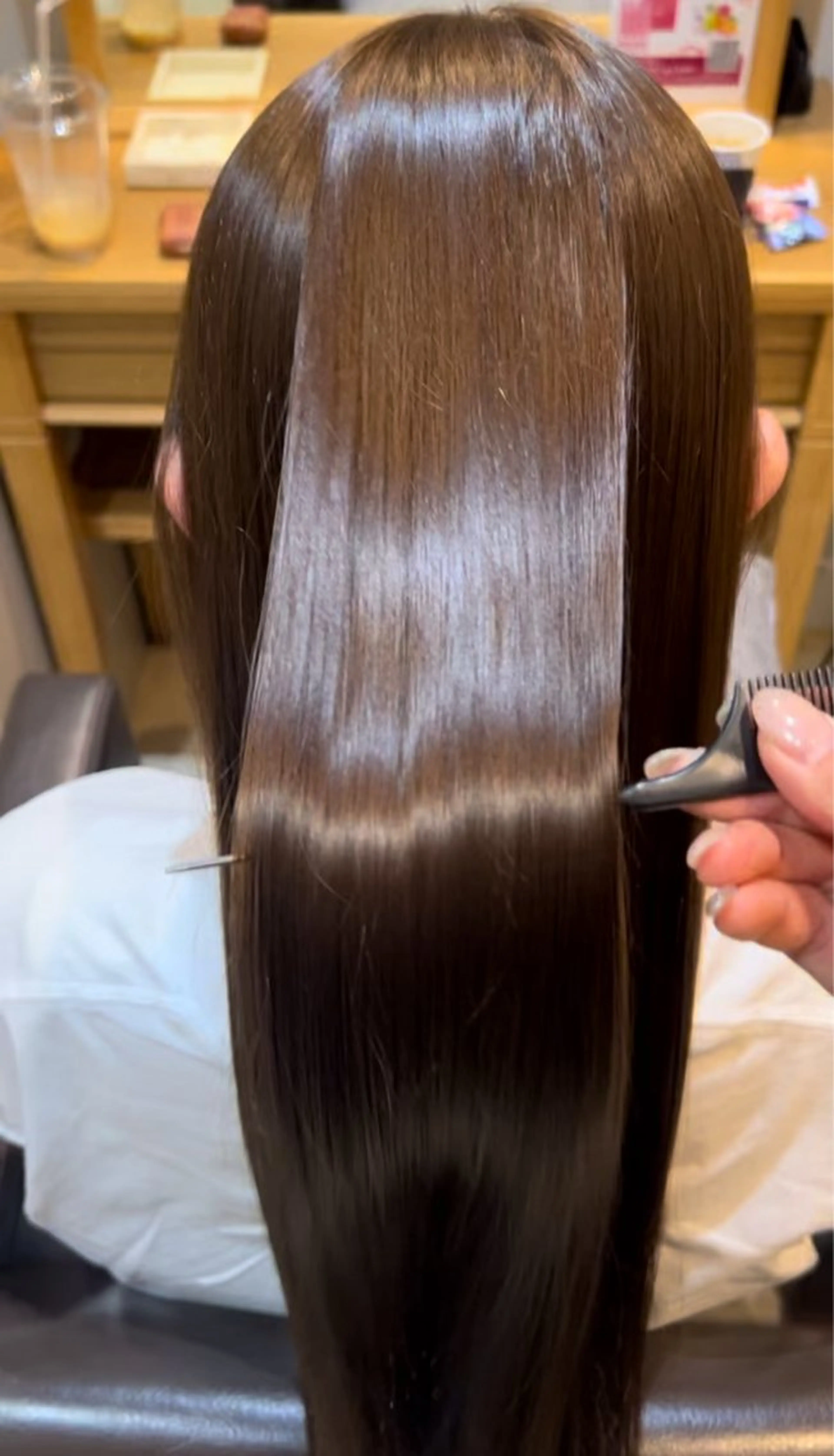 カット＋艶カラー+髪質改善トリートメントの写真