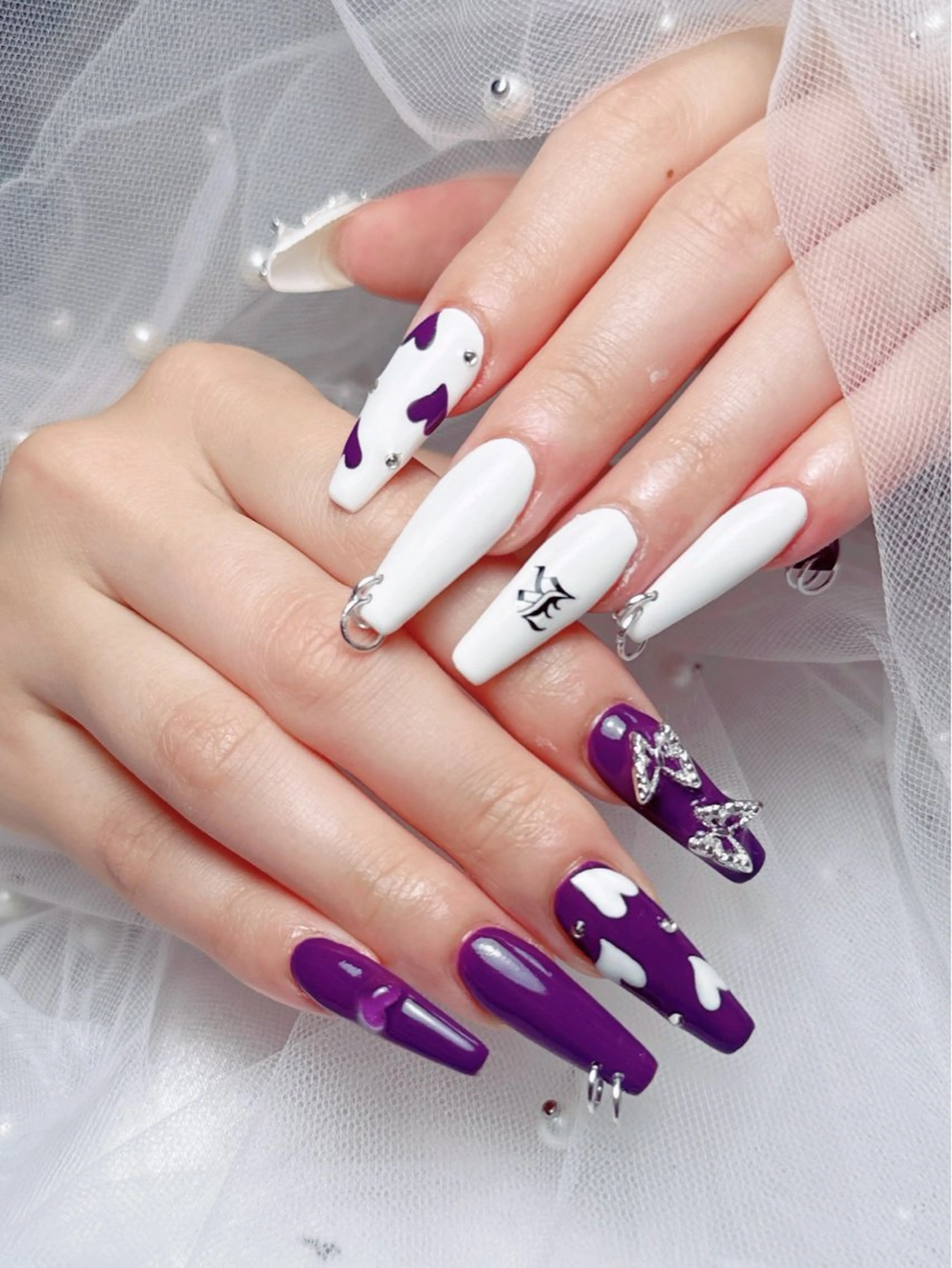 ネイル フレンチネイル ジェルネイル ハート 韓国ネイル マグネットネイル ハンドネイル ネイルサロン lotusのネイルデザイン