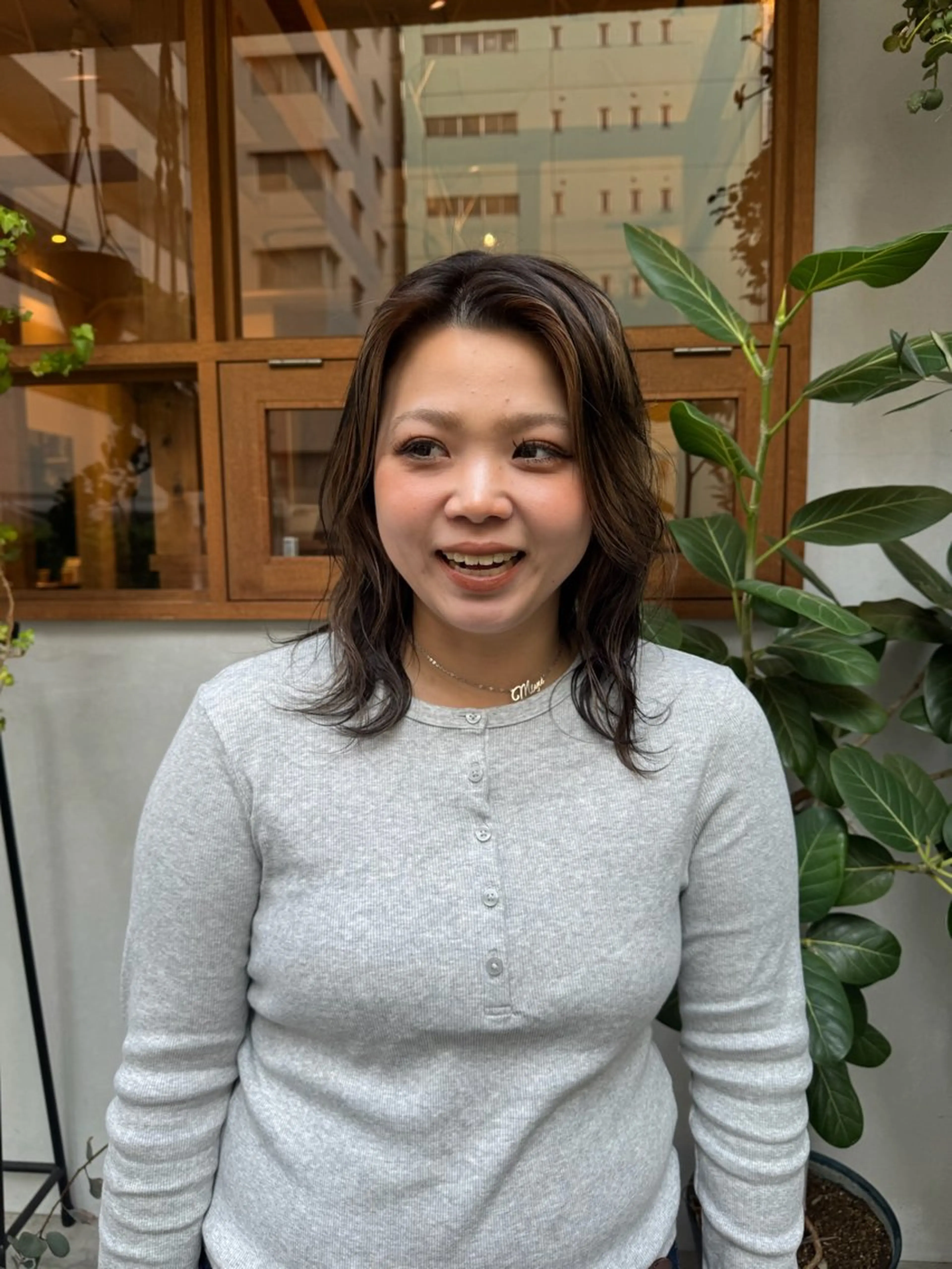 ミディアム カラー デザインカラー ハイライトカラー ハイライト ヘアカラー トリートメント ENIF　大島 芽生のヘアスタイル