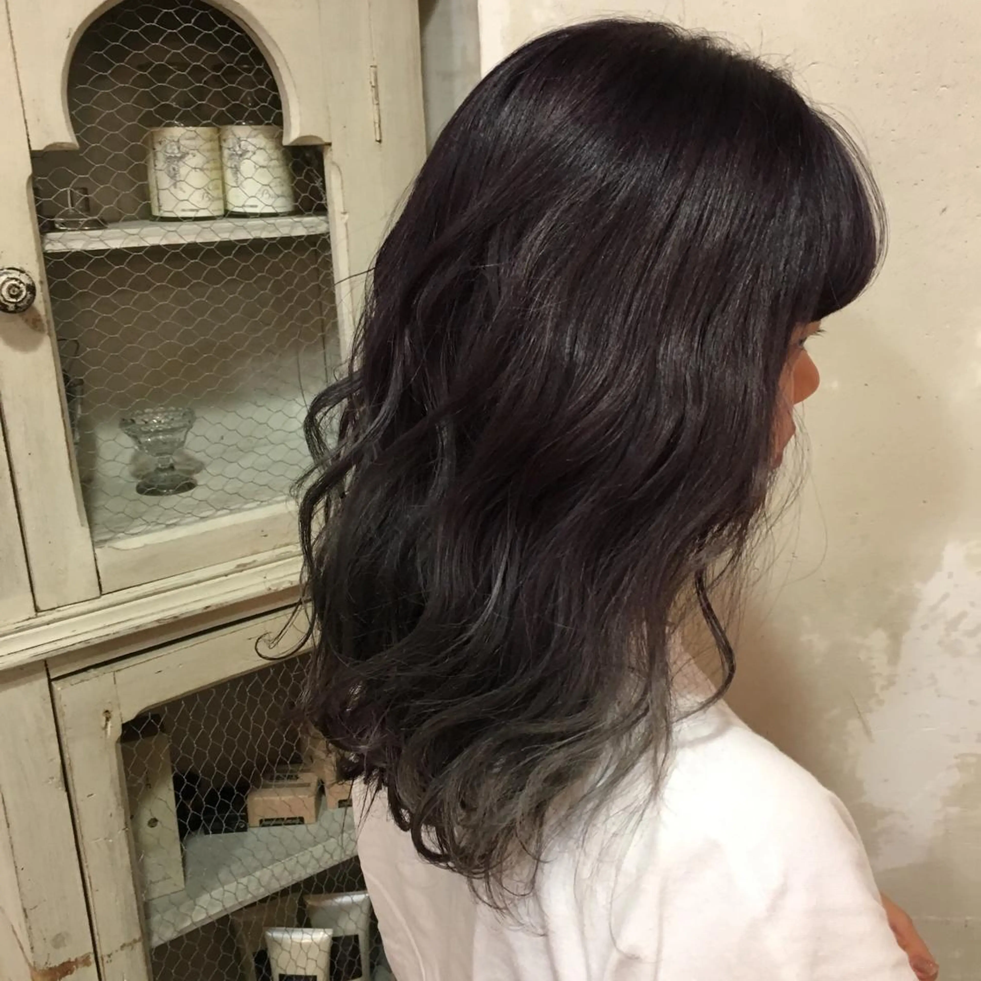 セミロング カラー バイオレットカラー 井上 日菜乃のヘアスタイル