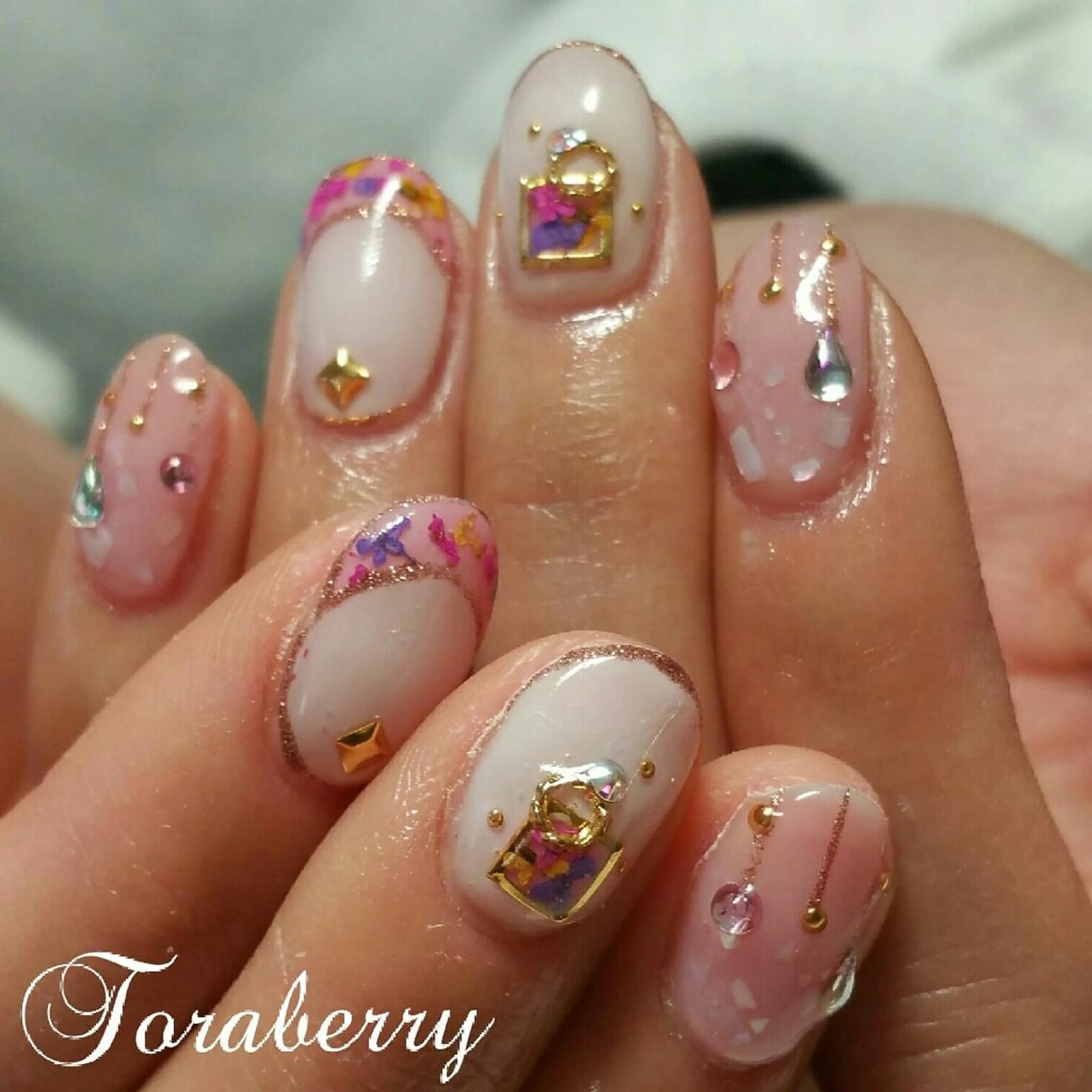 ネイル 持ち込み ネイリスト なつみのネイルデザイン