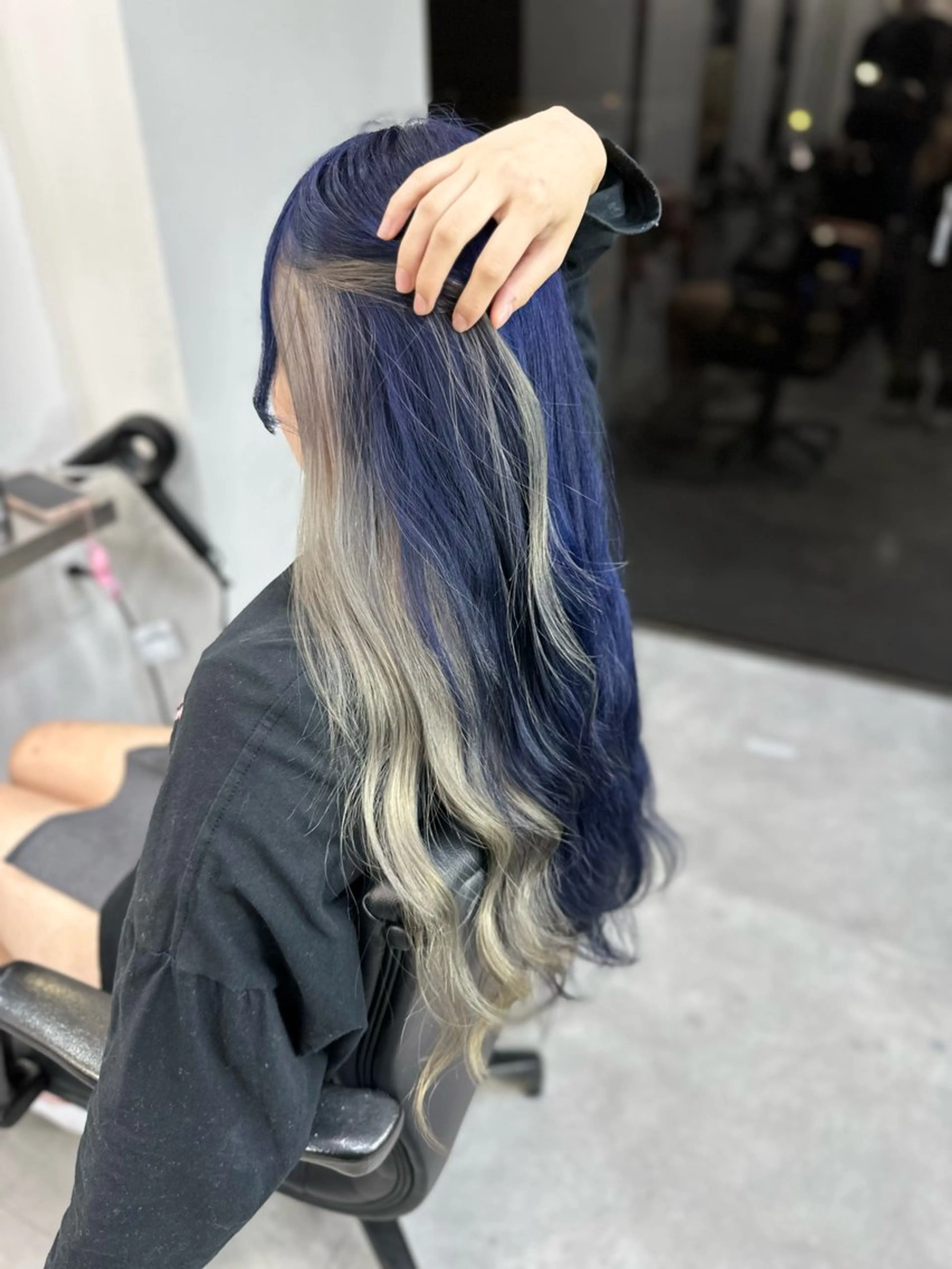 ロング カラー インナーカラー 天野 タイナのヘアスタイル