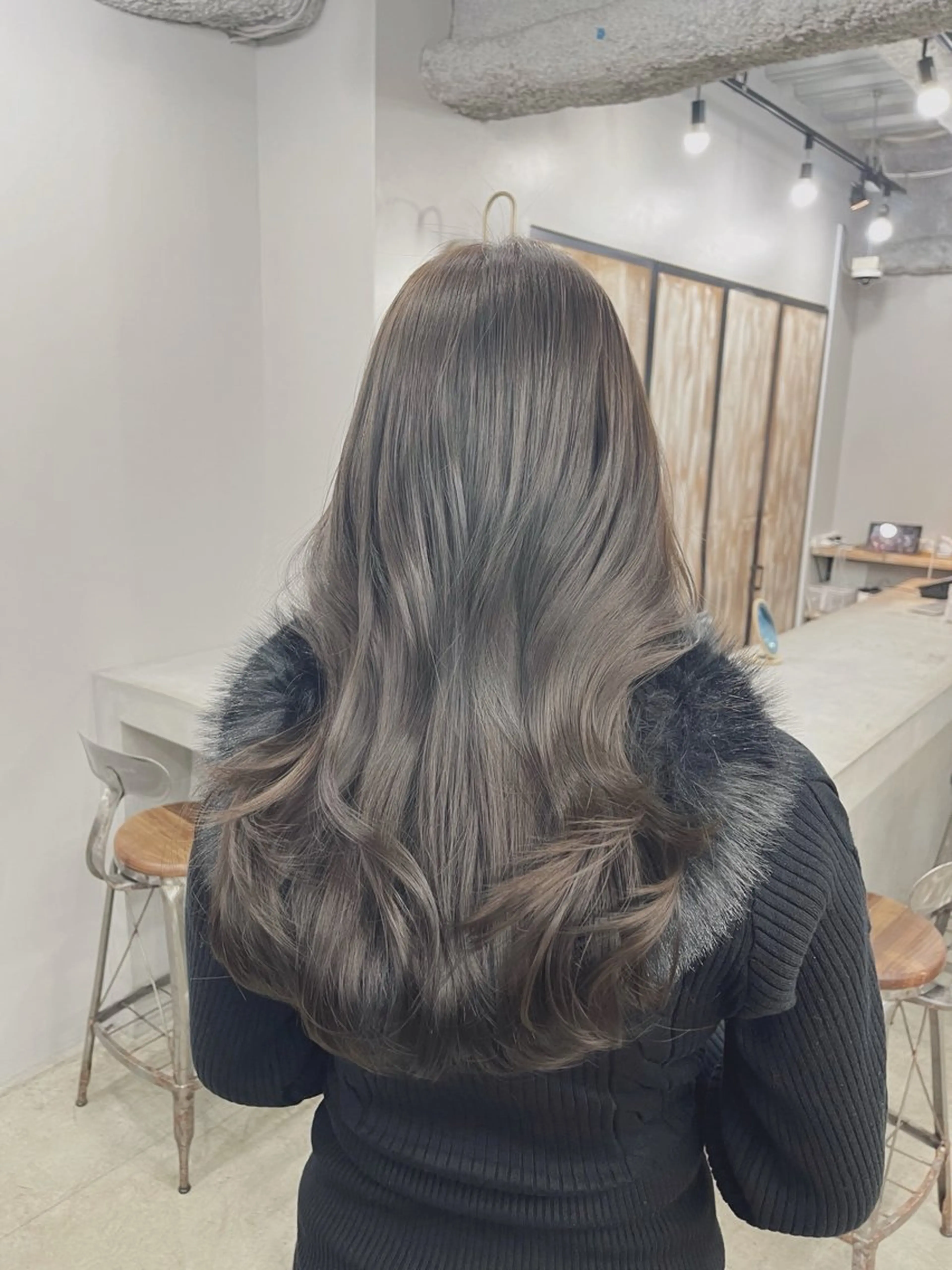 セミロング カラー 透明感カラー ダブルカラー グレージュ くびれヘア 韓国風ヘア カット ヘアカラー トリートメント ヘアセット 韓国ヘア🫧 KAZUTOのヘアスタイル