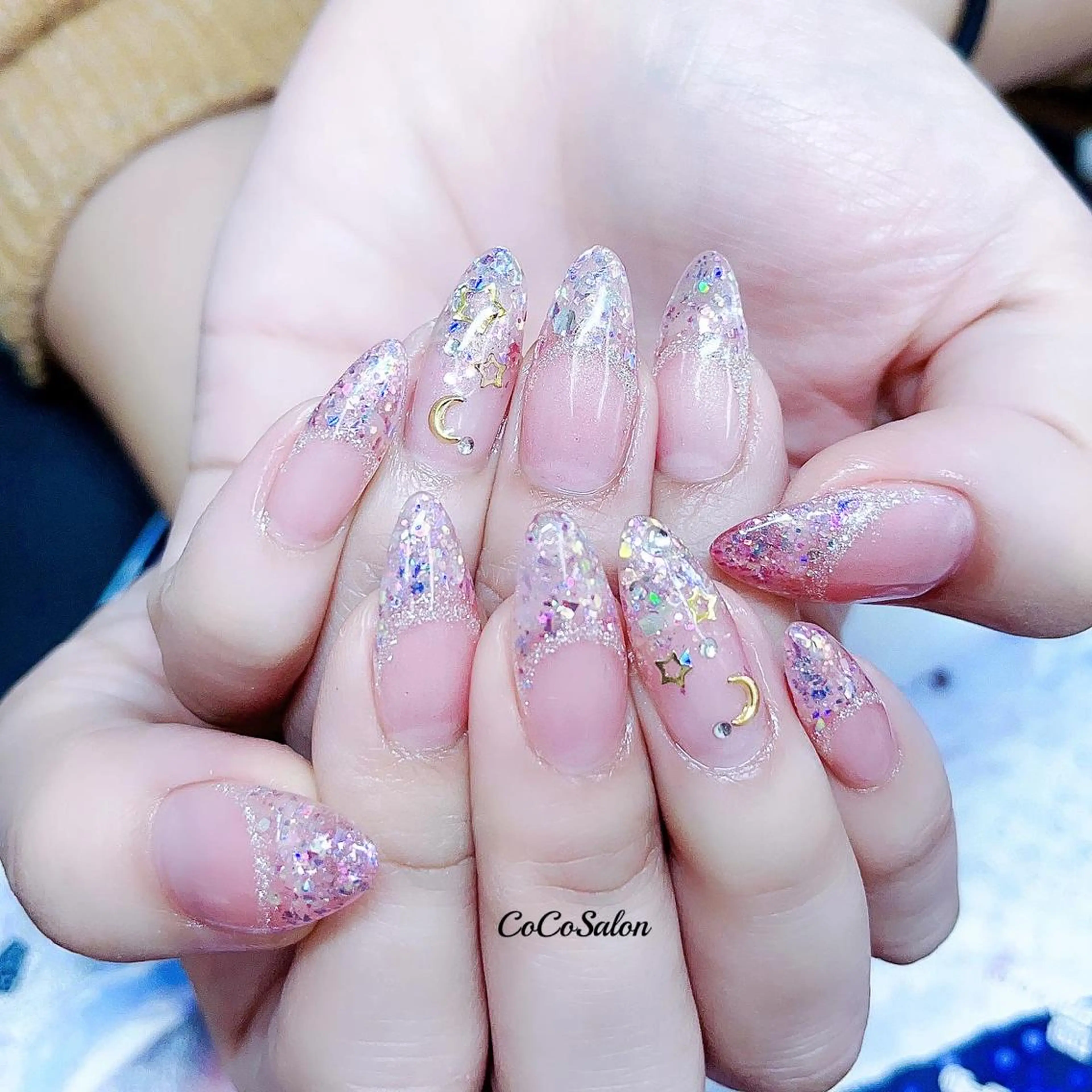 ネイル 長さ出し フレンチネイル ジェルネイル ゴールド グラデーション ハンドネイル CoCoSalon ネイル/まつ毛予約のネイルデザイン