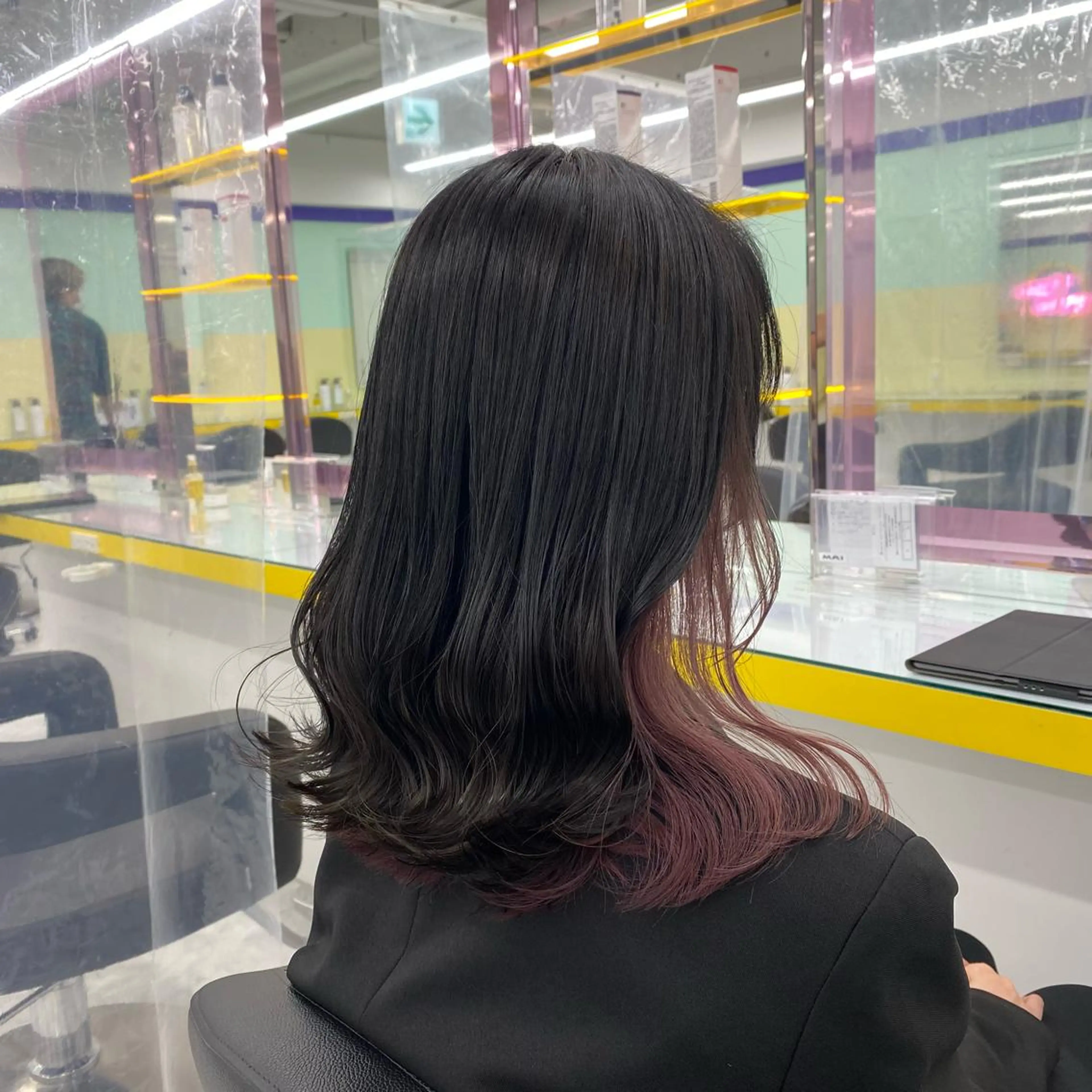 セミロング カラー ヘアアレンジ ヘアカラー トリートメント mai🍑暖色カラー /レイヤー💖のヘアスタイル