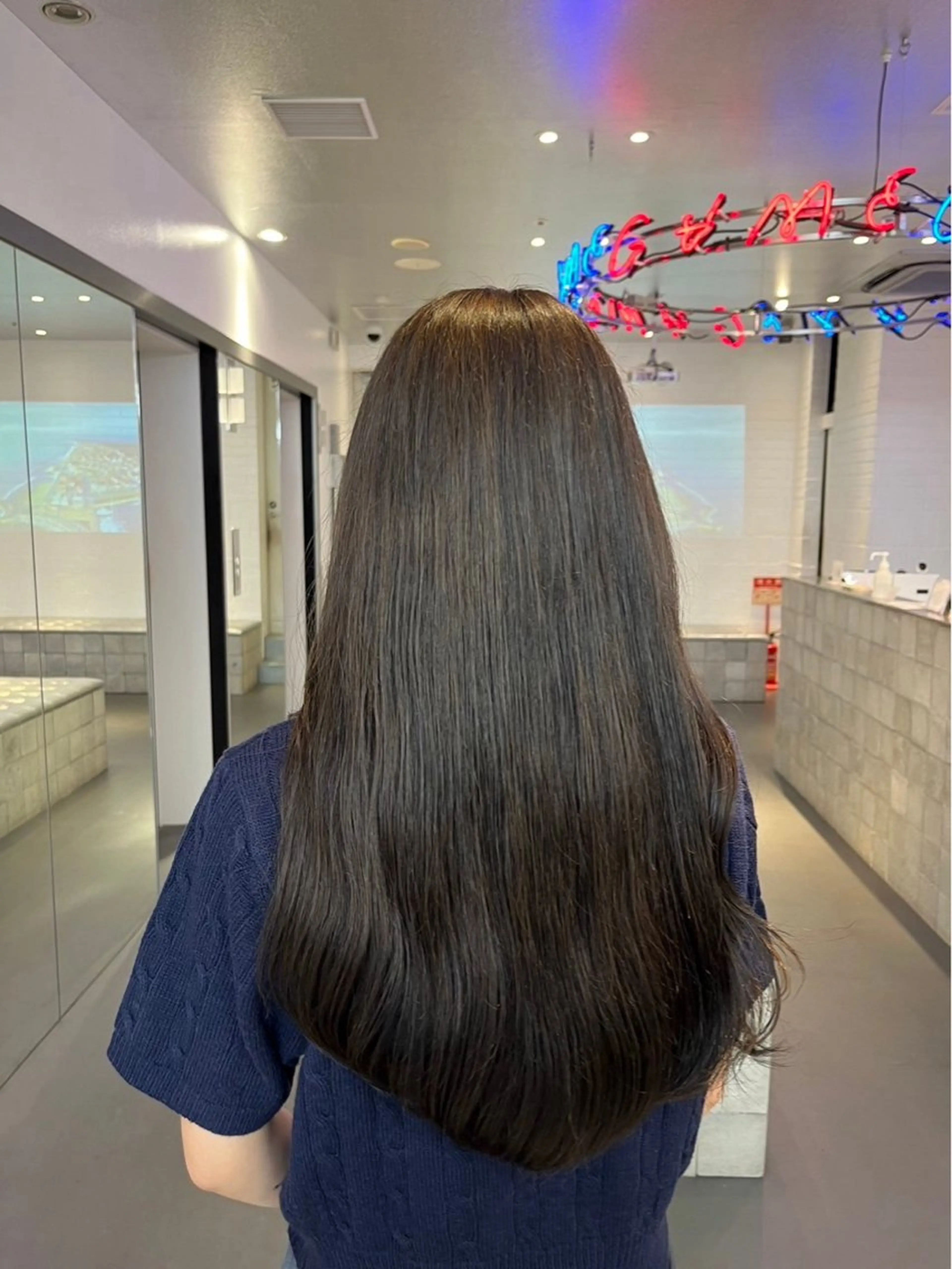 ロング ヘアカラー トリートメント 愛莉/ラベンダー/ ベージュ/ブラウンのヘアスタイル