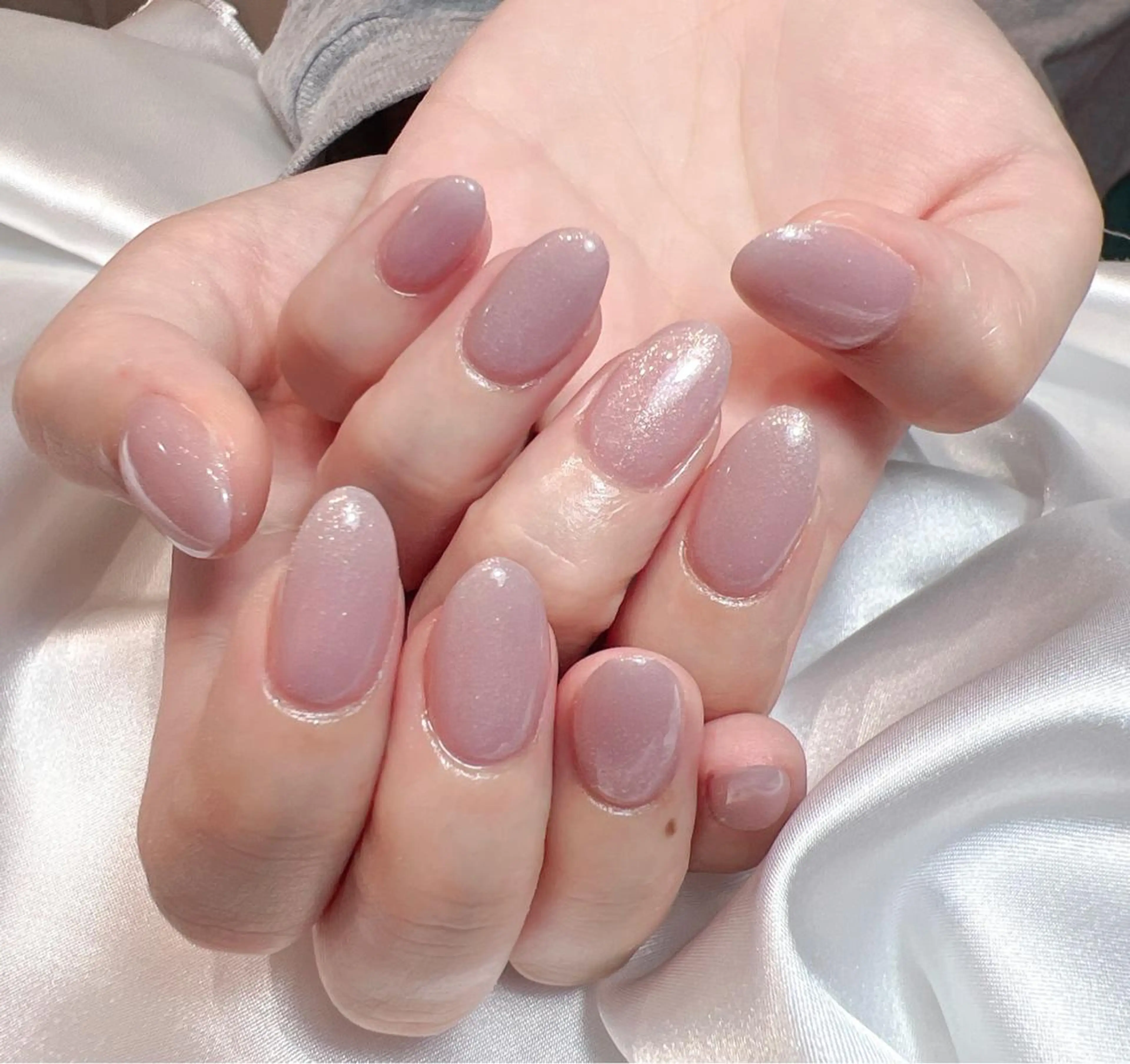 ネイル ジェルネイル ラメ(グリッター) オフィスネイル ワンカラーネイル シンプルネイル bijou nails　蓮のネイルデザイン