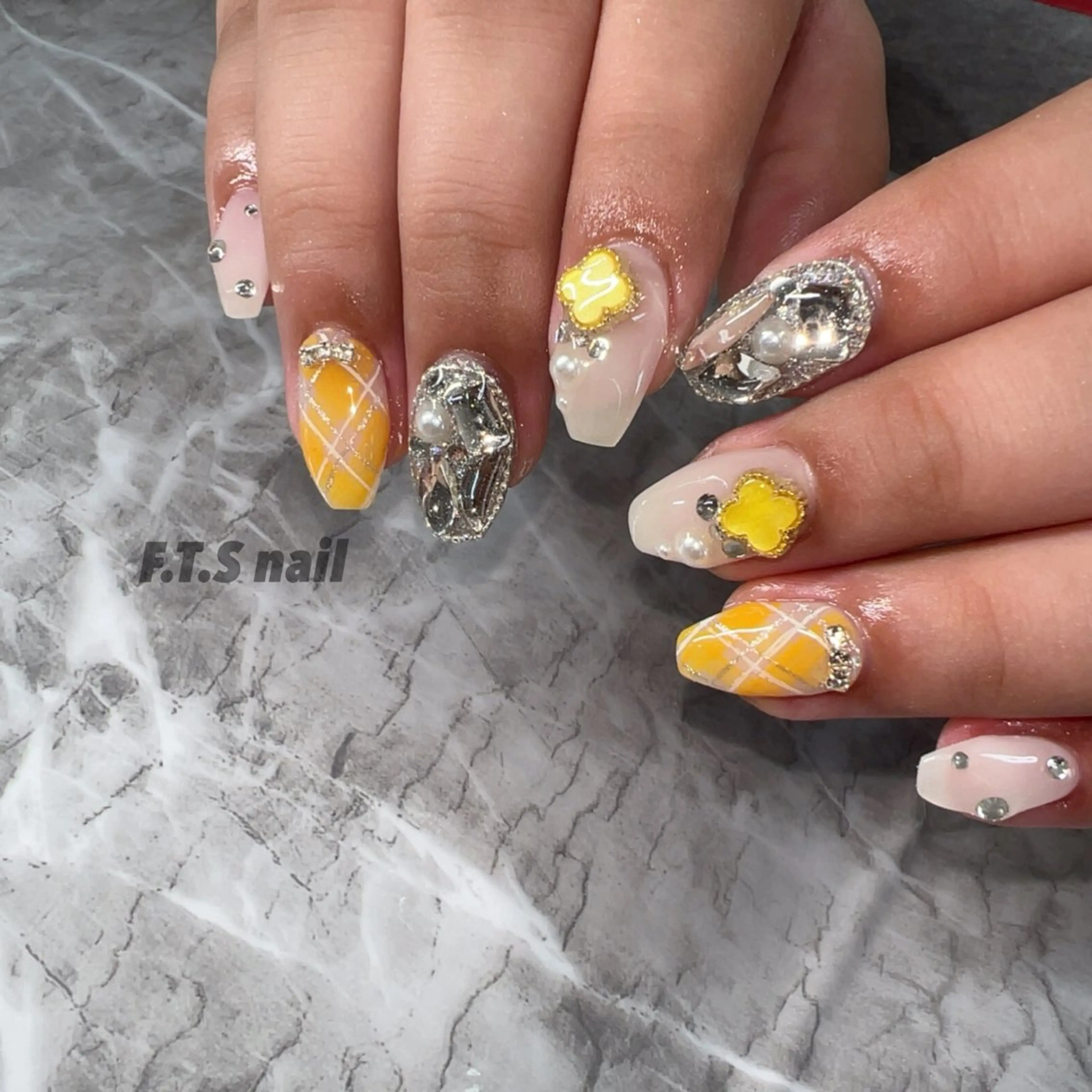 ネイル F.T.S nailのネイルデザイン