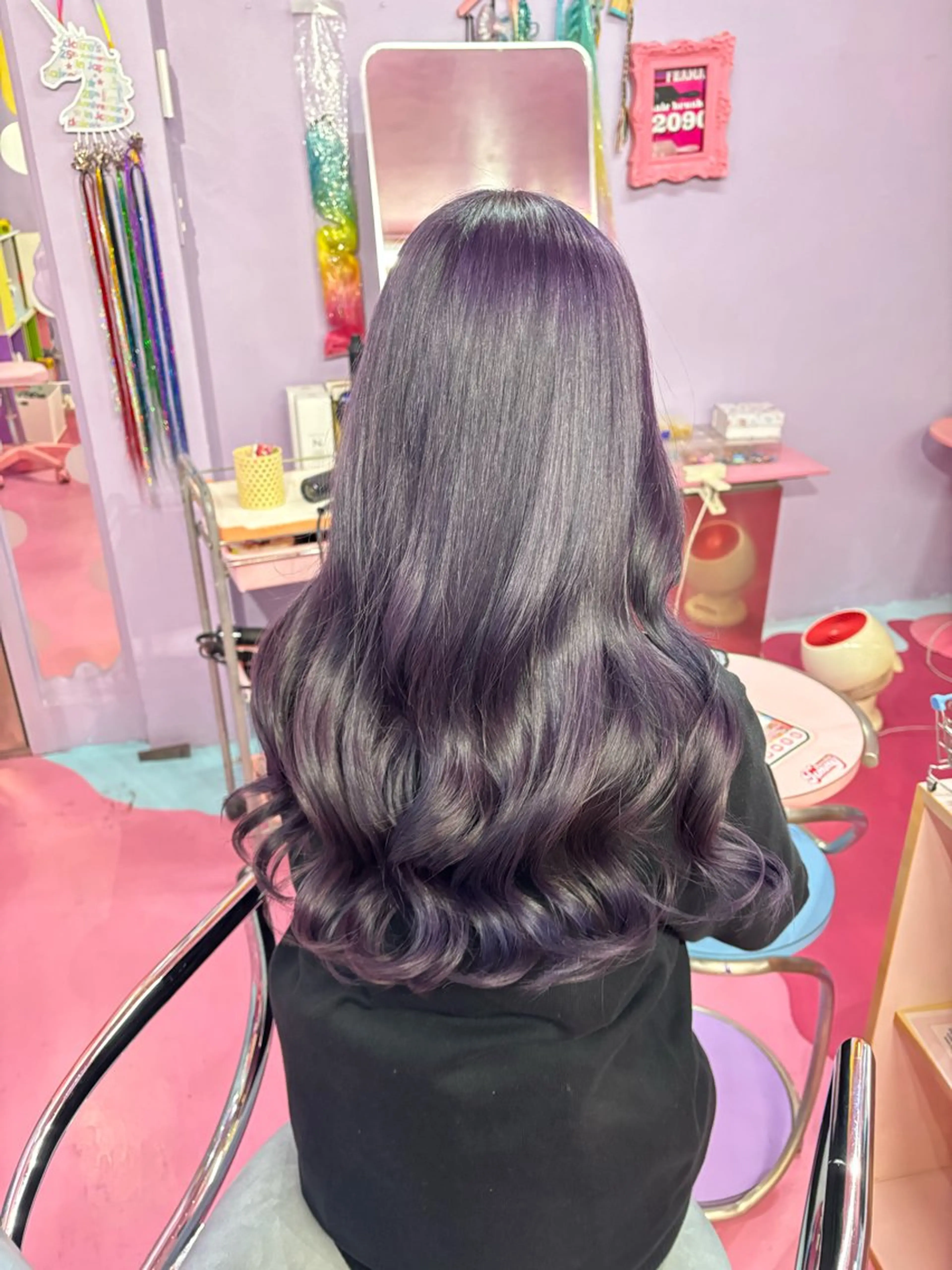ロング カラー ブリーチ バイオレットカラー TOY🐈‍⬛🎀 派手髪/地雷系のヘアスタイル