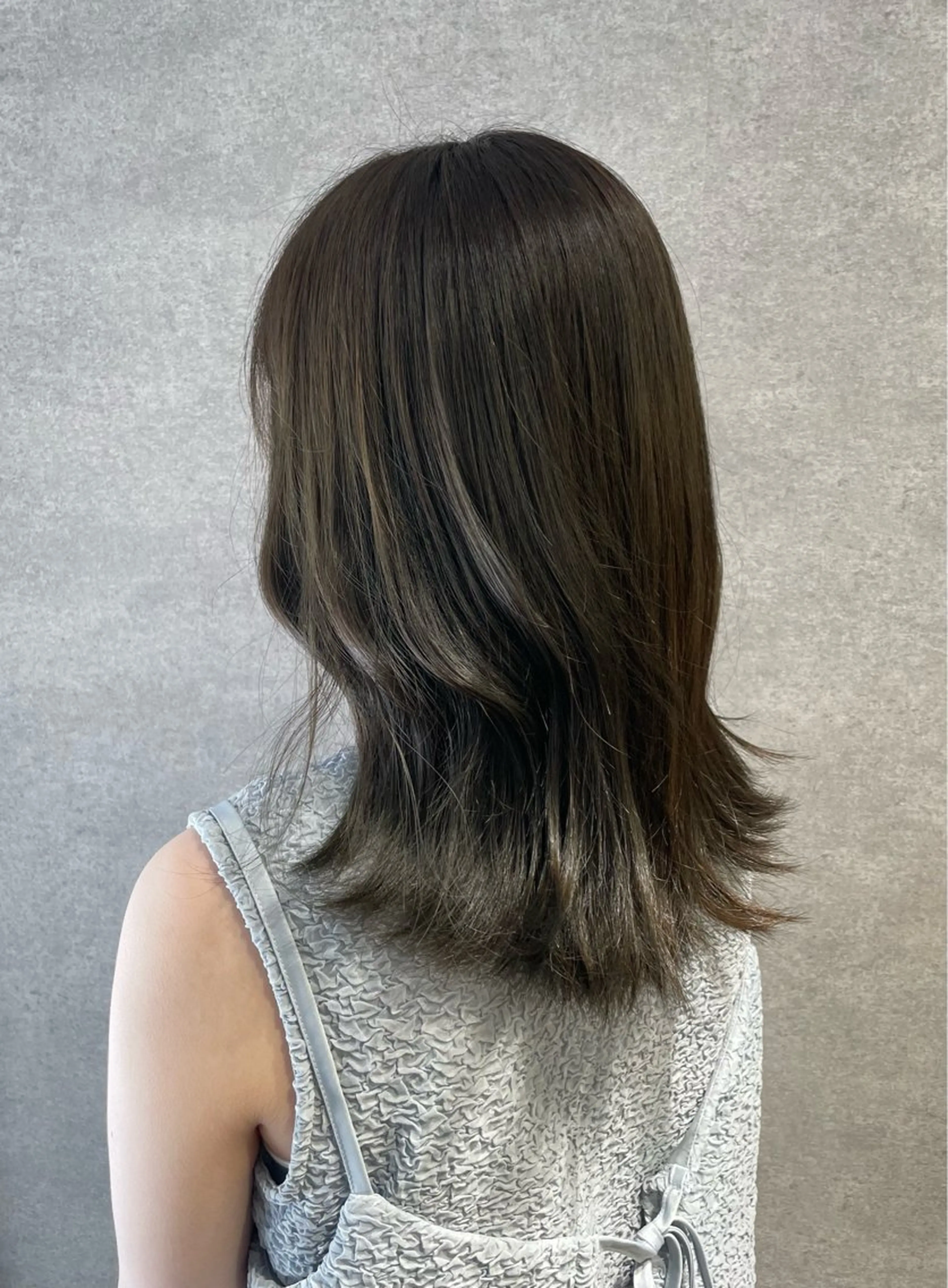 セミロング カラー 透明感カラー グレージュ オリーブグレージュ オリーブグレー ヘアカラー トリートメント 愛華 【geep】のヘアスタイル